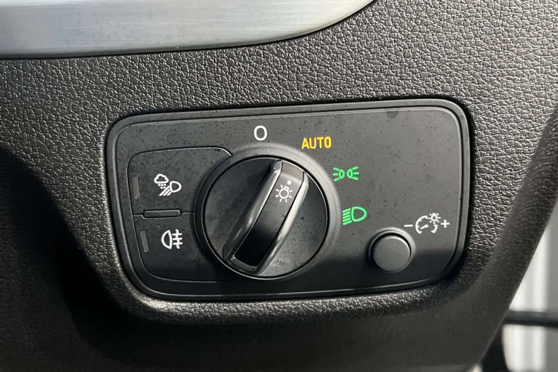 2021 AUDI Q2 2021 AUDI Q2