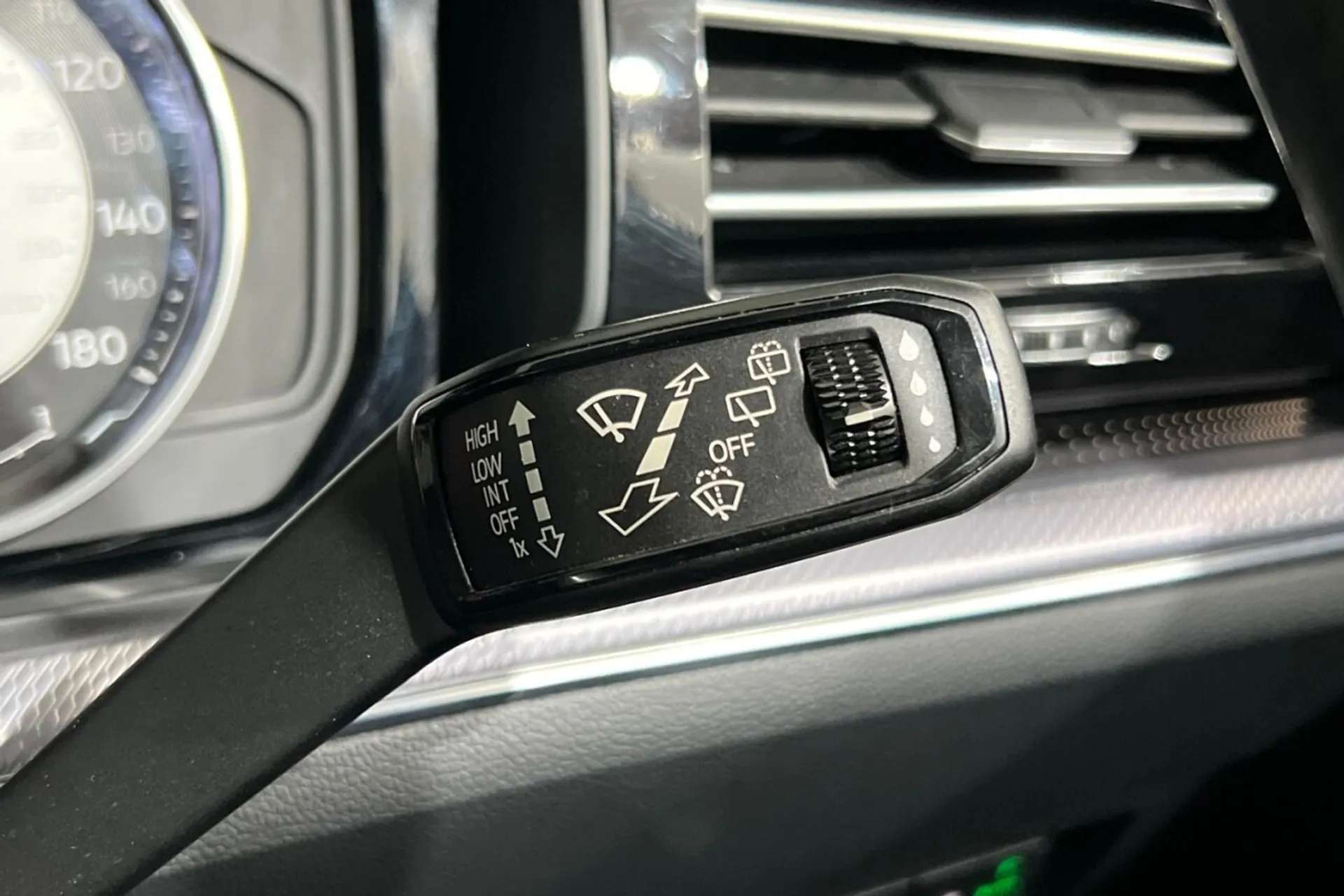 0 VOLKSWAGEN TOUAREG 0 VOLKSWAGEN TOUAREG