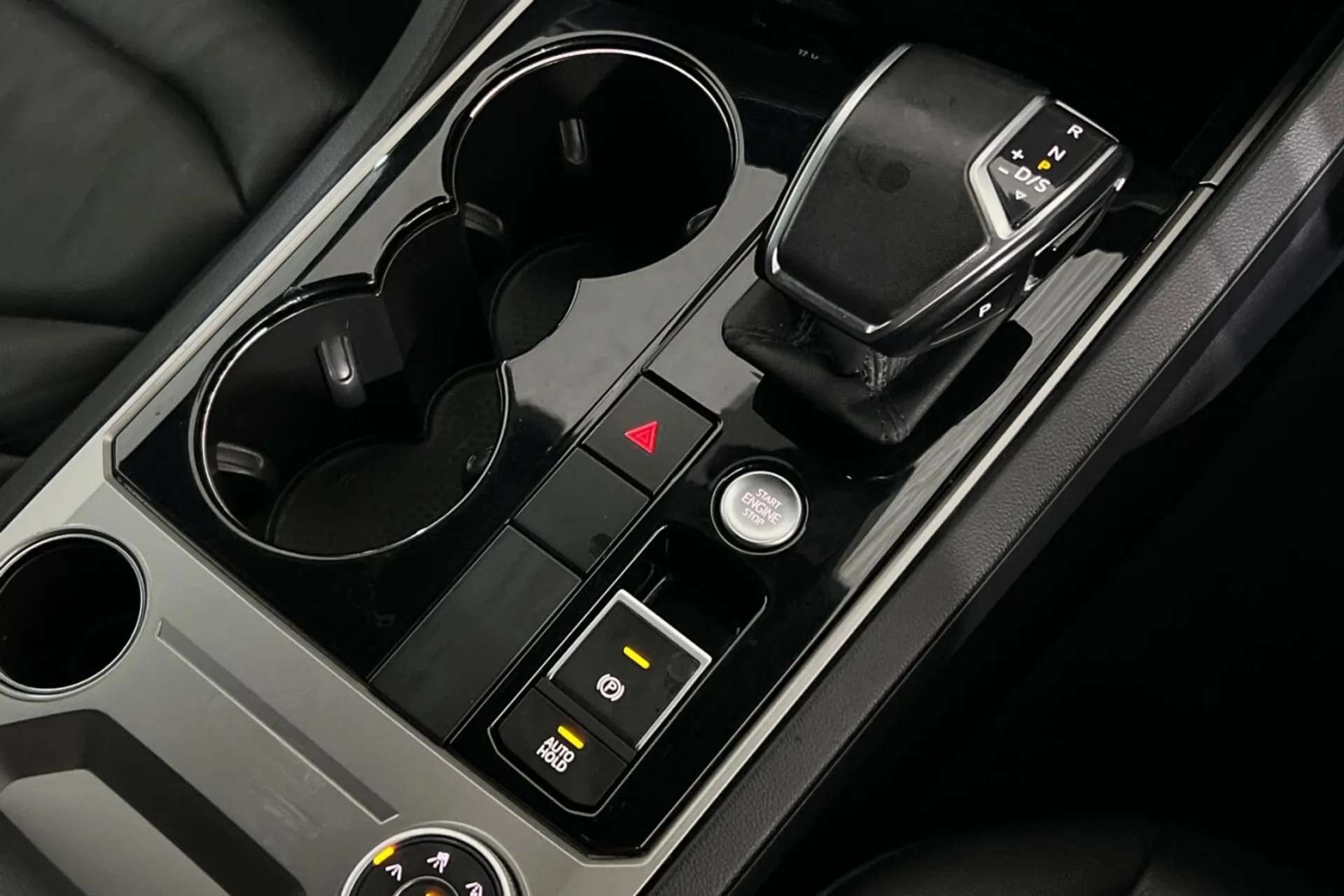 0 VOLKSWAGEN TOUAREG 0 VOLKSWAGEN TOUAREG