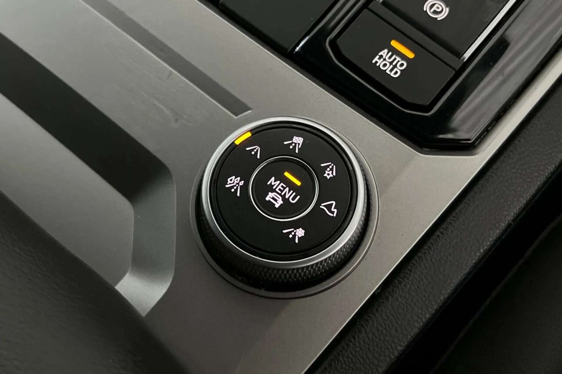 0 VOLKSWAGEN TOUAREG 0 VOLKSWAGEN TOUAREG