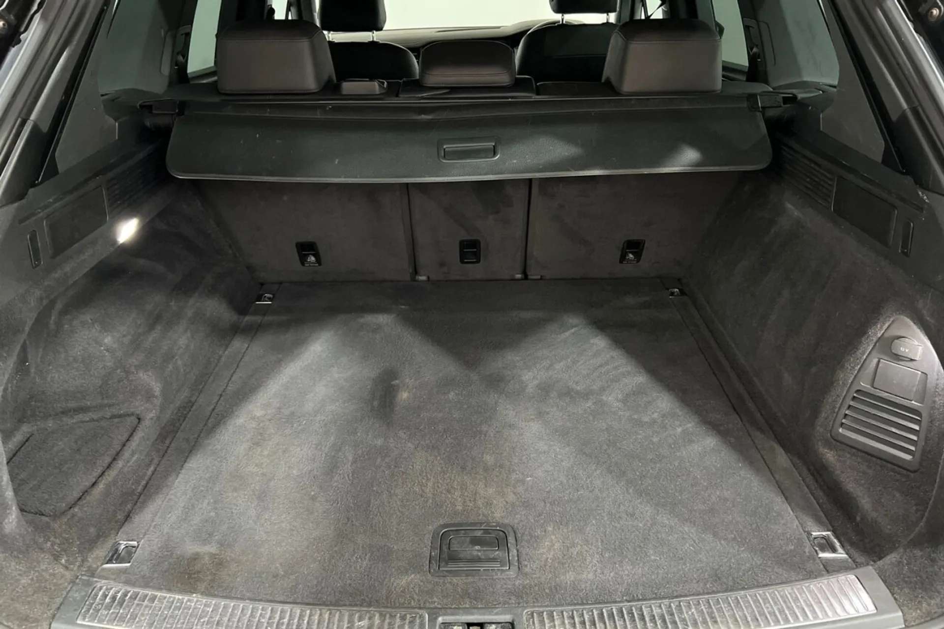 0 VOLKSWAGEN TOUAREG 0 VOLKSWAGEN TOUAREG