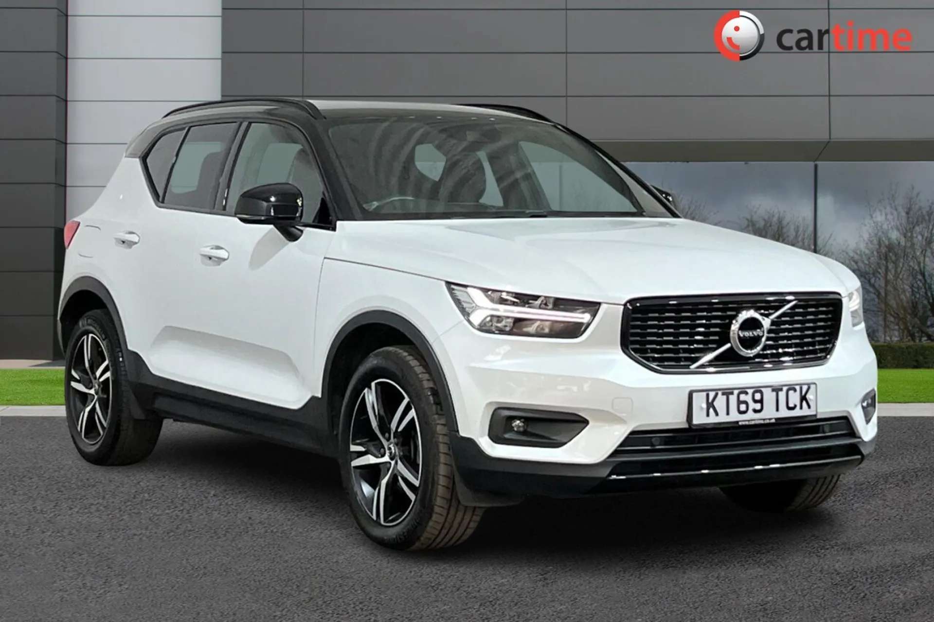 A 0 VOLVO XC40 1.5 T3 R-DESIGN 5d 161 BHP LED Headlights, 9-Inch Touchscreen, Rear Park Assist, DAB Digital Radio, Privacy Glass Crystal White, 18-Inch Alloy Wheels A 0 VOLVO XC40 1.5 T3 R-DESIGN 5d 161 BHP LED Headlights, 9-Inch Touchscreen, Rear Park Assist, DAB Digital Radio, Privacy Glass Crystal White, 18-Inch Alloy Wheels