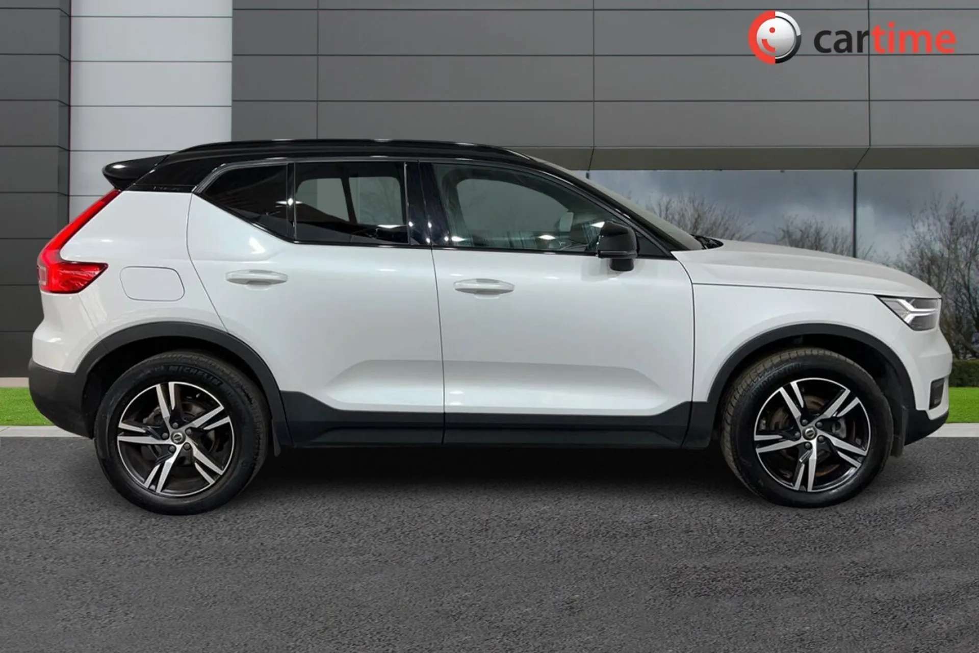 A 0 VOLVO XC40 1.5 T3 R-DESIGN 5d 161 BHP LED Headlights, 9-Inch Touchscreen, Rear Park Assist, DAB Digital Radio, Privacy Glass Crystal White, 18-Inch Alloy Wheels A 0 VOLVO XC40 1.5 T3 R-DESIGN 5d 161 BHP LED Headlights, 9-Inch Touchscreen, Rear Park Assist, DAB Digital Radio, Privacy Glass Crystal White, 18-Inch Alloy Wheels