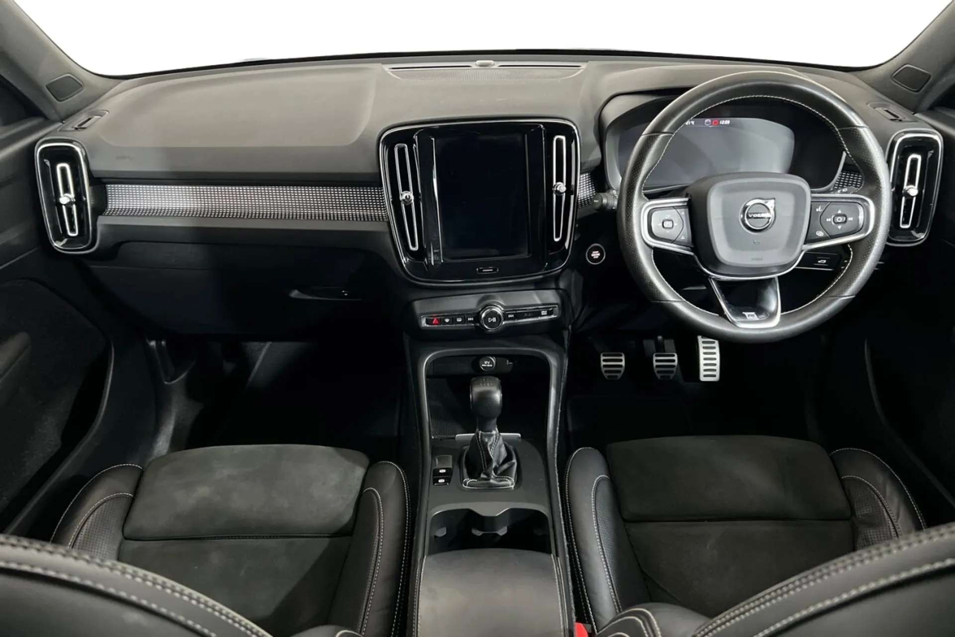 0 VOLVO XC40 0 VOLVO XC40