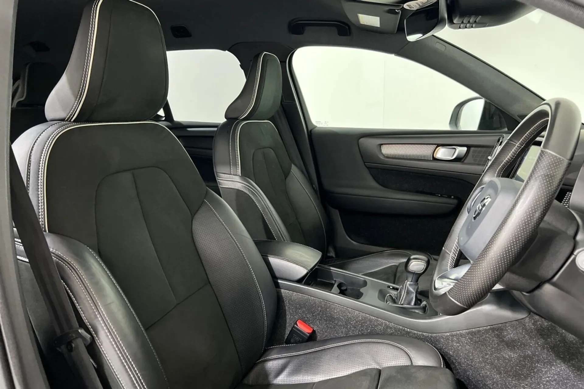 0 VOLVO XC40 0 VOLVO XC40