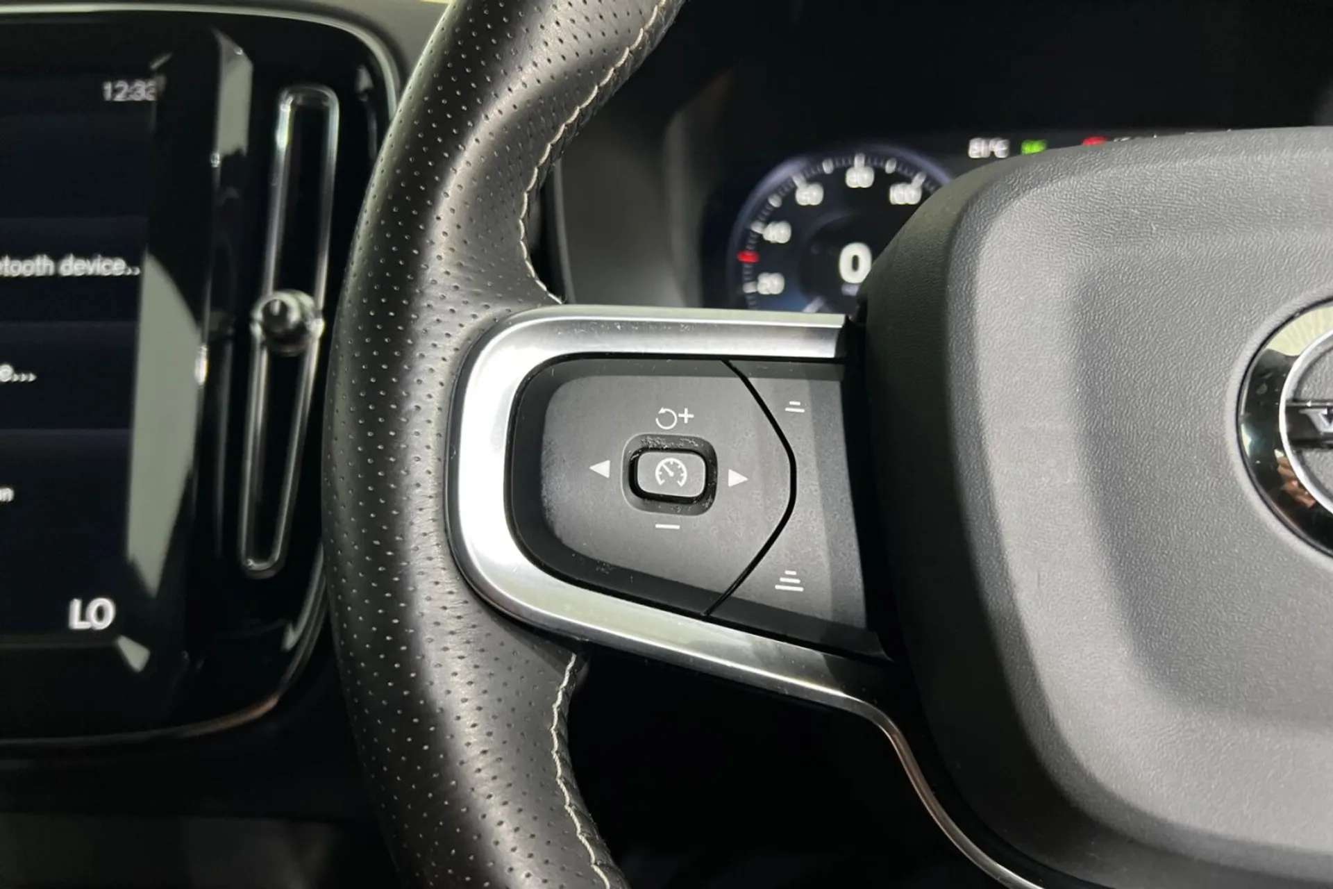 0 VOLVO XC40 0 VOLVO XC40