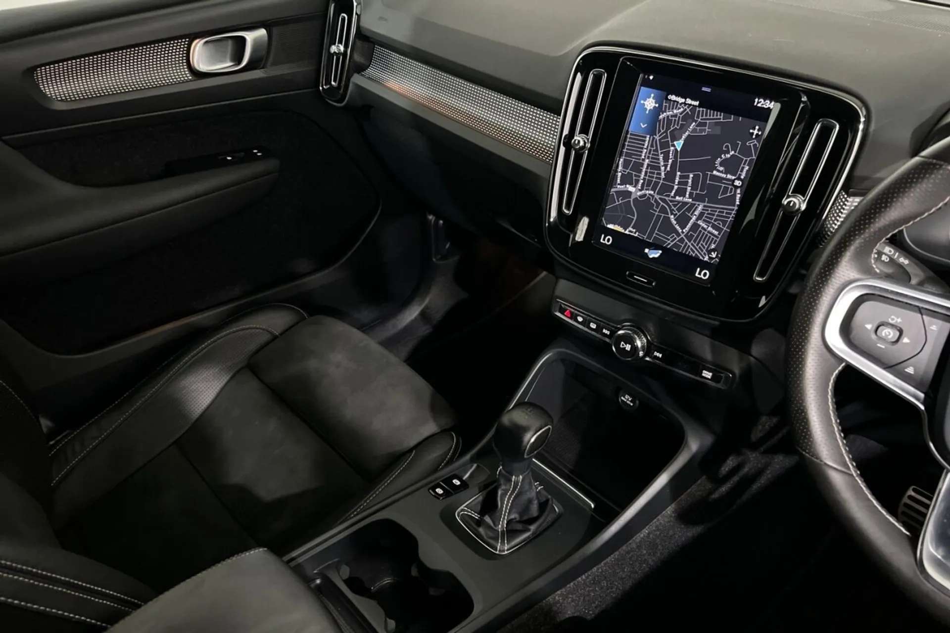 0 VOLVO XC40 0 VOLVO XC40