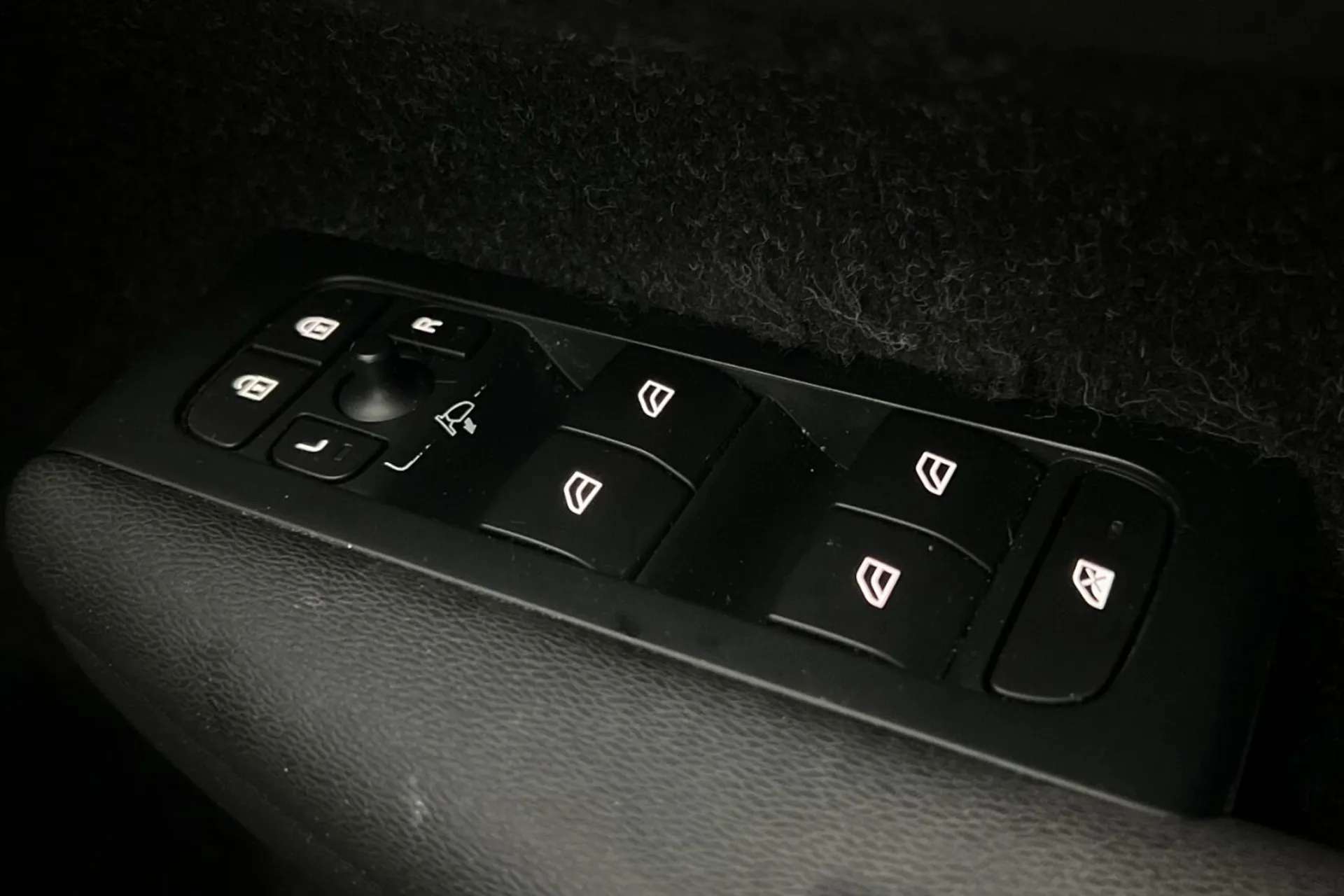 0 VOLVO XC40 0 VOLVO XC40