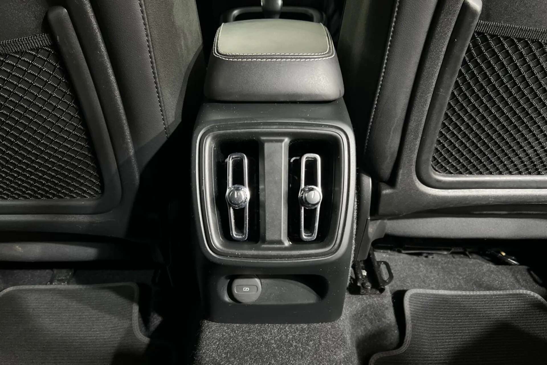 0 VOLVO XC40 0 VOLVO XC40