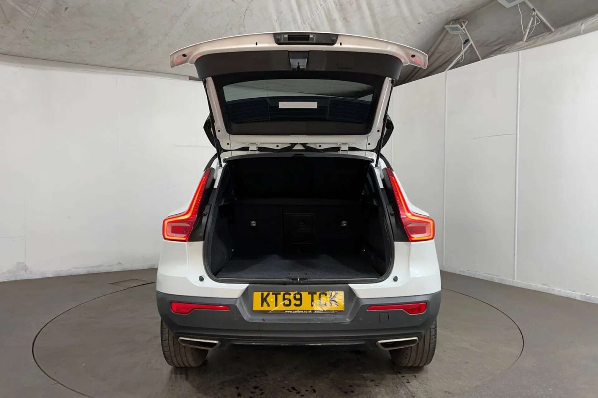 0 VOLVO XC40 0 VOLVO XC40
