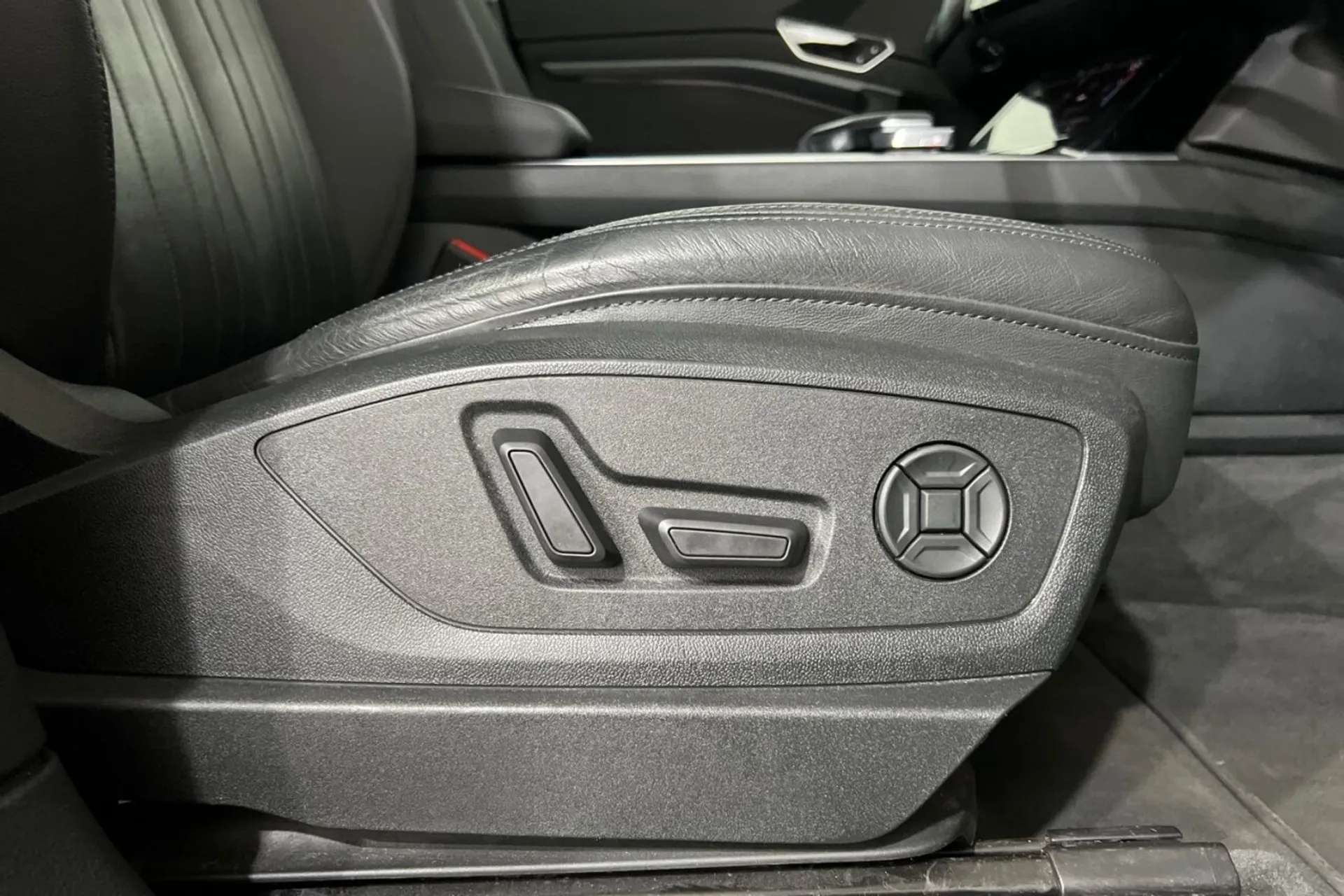 2020 AUDI E-TRON 2020 AUDI E-TRON