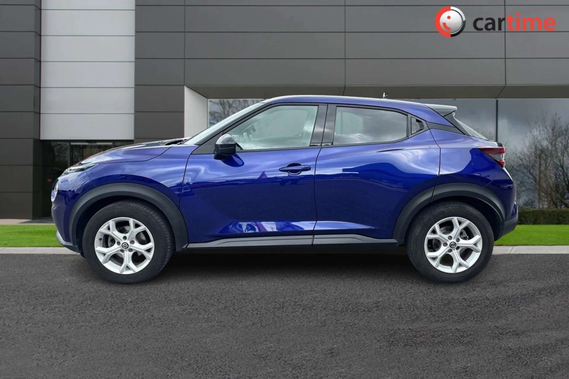 A 2022 NISSAN JUKE 1.0 DIG-T N-CONNECTA DCT 5d 113 BHP 8-Inch Touchscreen, DAB Radio, Rear View Camera, LED Headlights, Rear Park Sensors Magnetic Blue, 17-Inch Alloy Wh A 2022 NISSAN JUKE 1.0 DIG-T N-CONNECTA DCT 5d 113 BHP 8-Inch Touchscreen, DAB Radio, Rear View Camera, LED Headlights, Rear Park Sensors Magnetic Blue, 17-Inch Alloy Wh