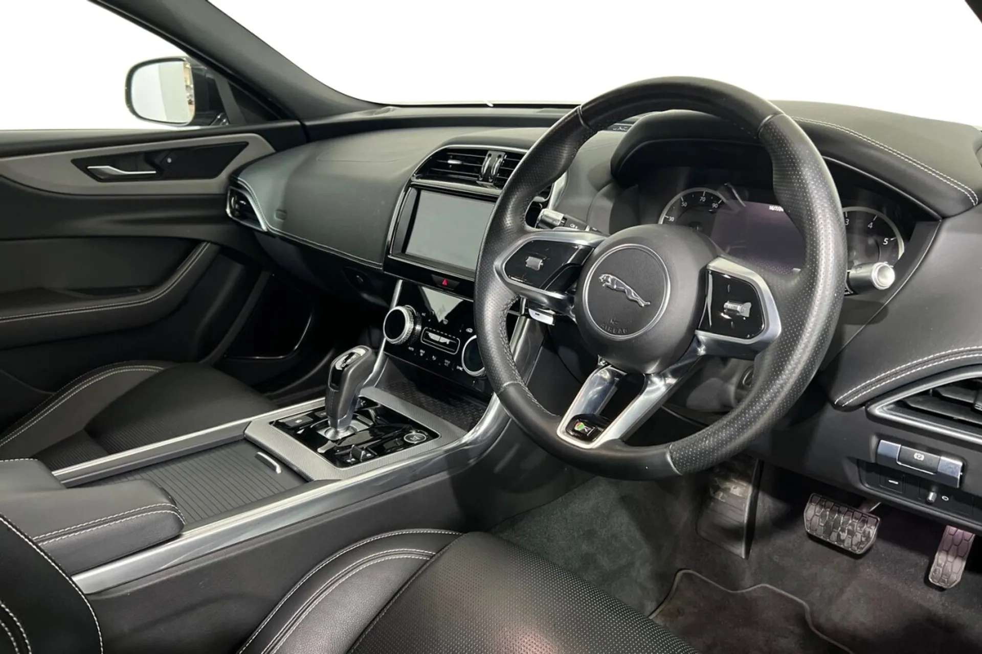 2019 JAGUAR XE 2019 JAGUAR XE