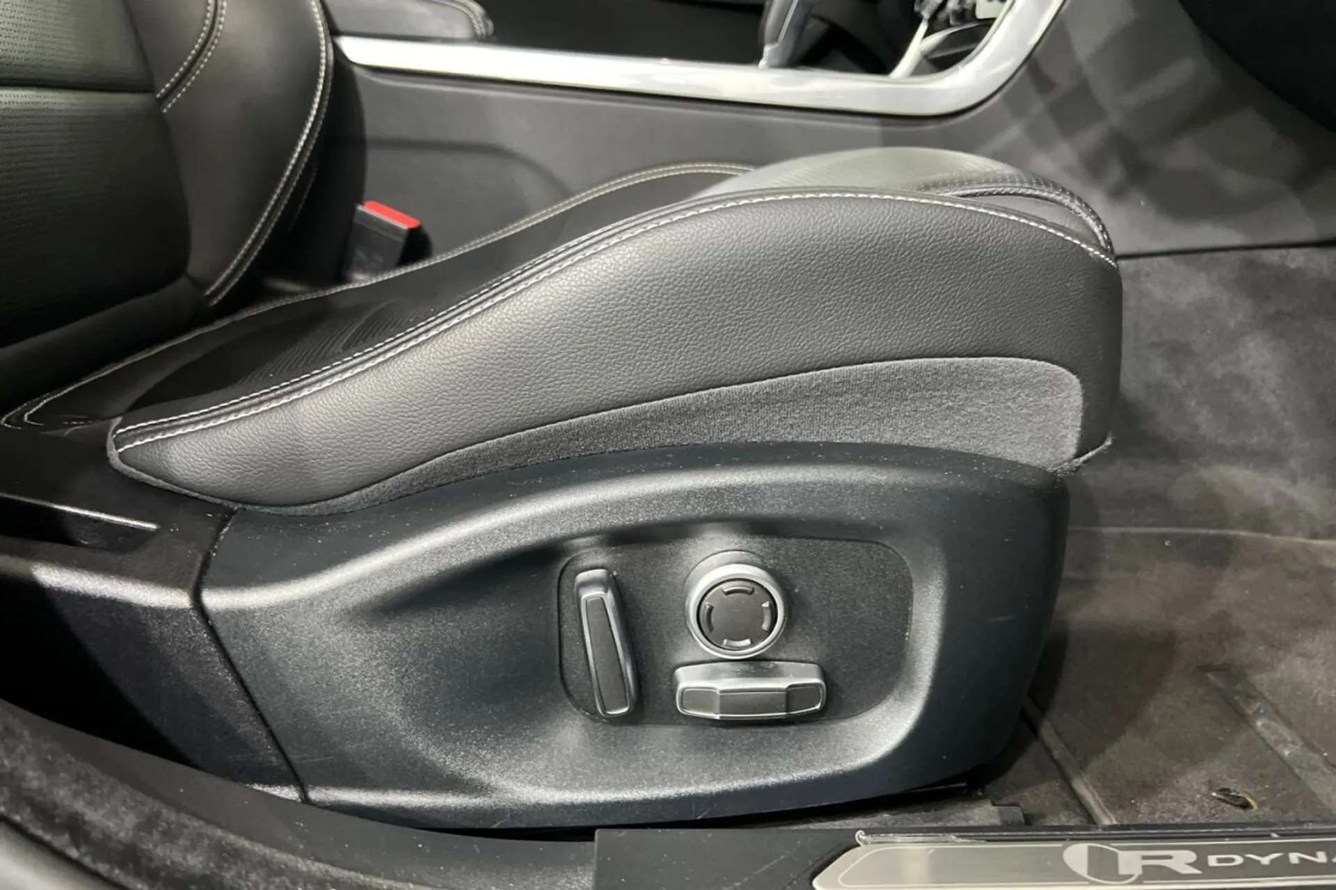 2019 JAGUAR XE 2019 JAGUAR XE