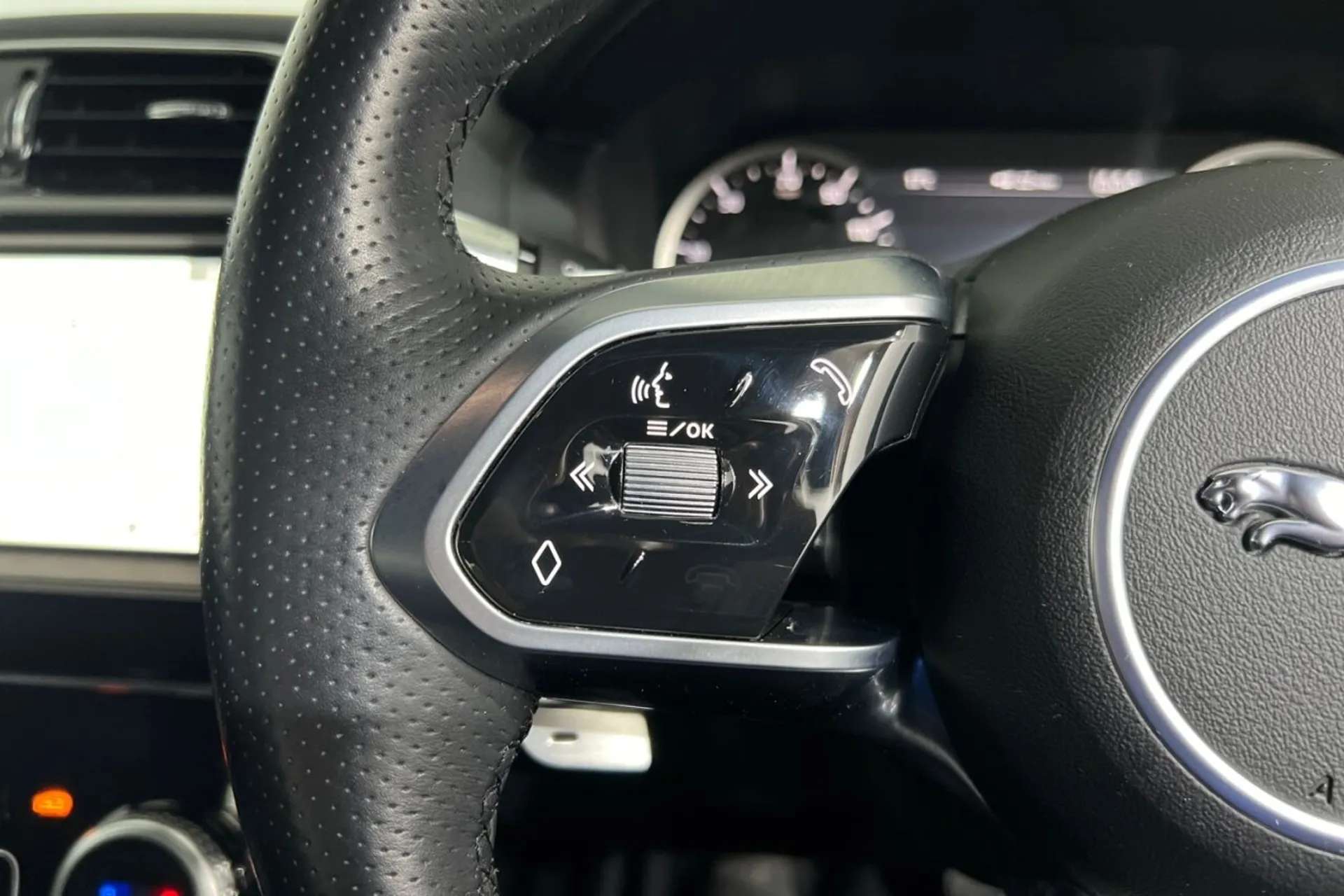 2019 JAGUAR XE 2019 JAGUAR XE