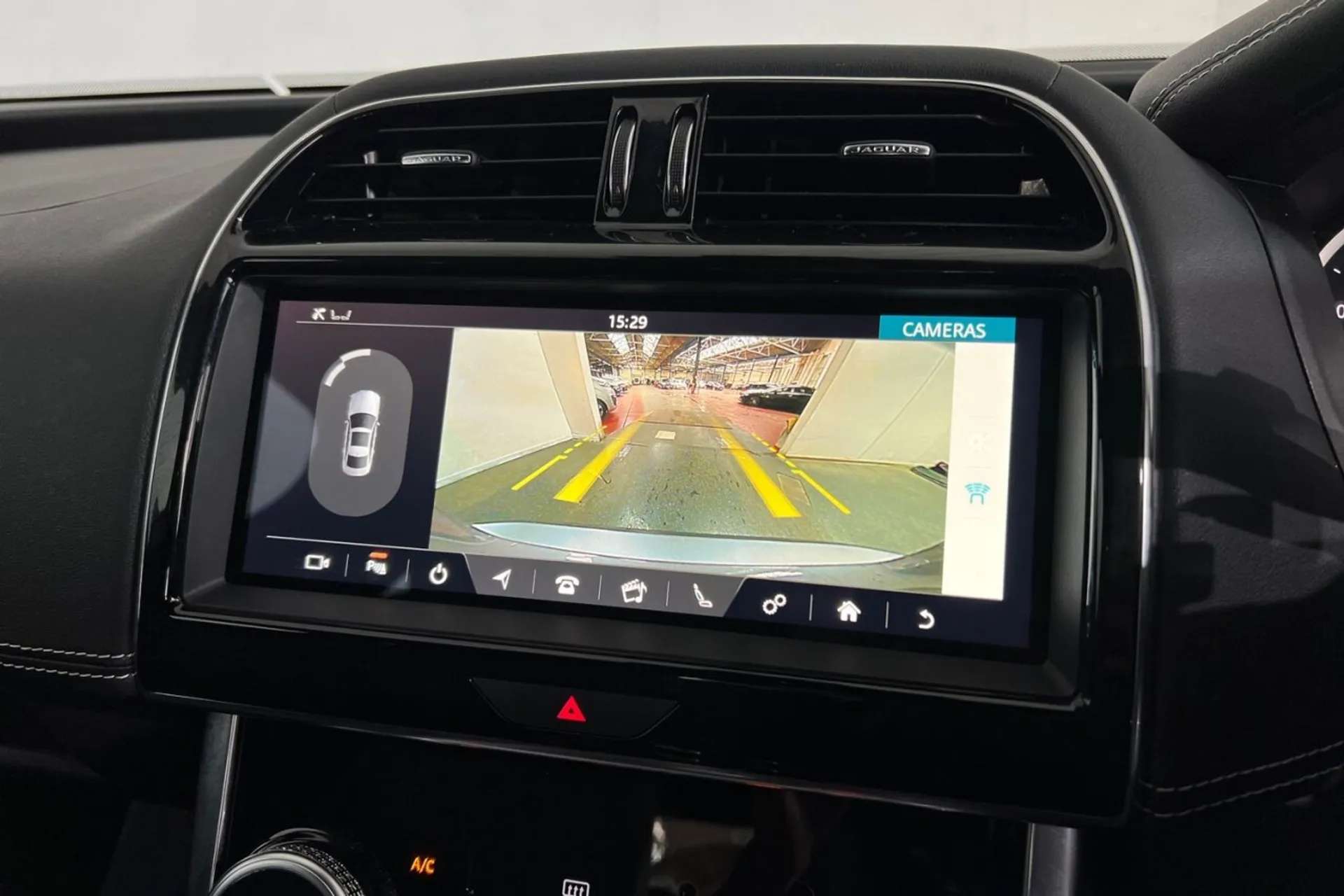 2019 JAGUAR XE 2019 JAGUAR XE