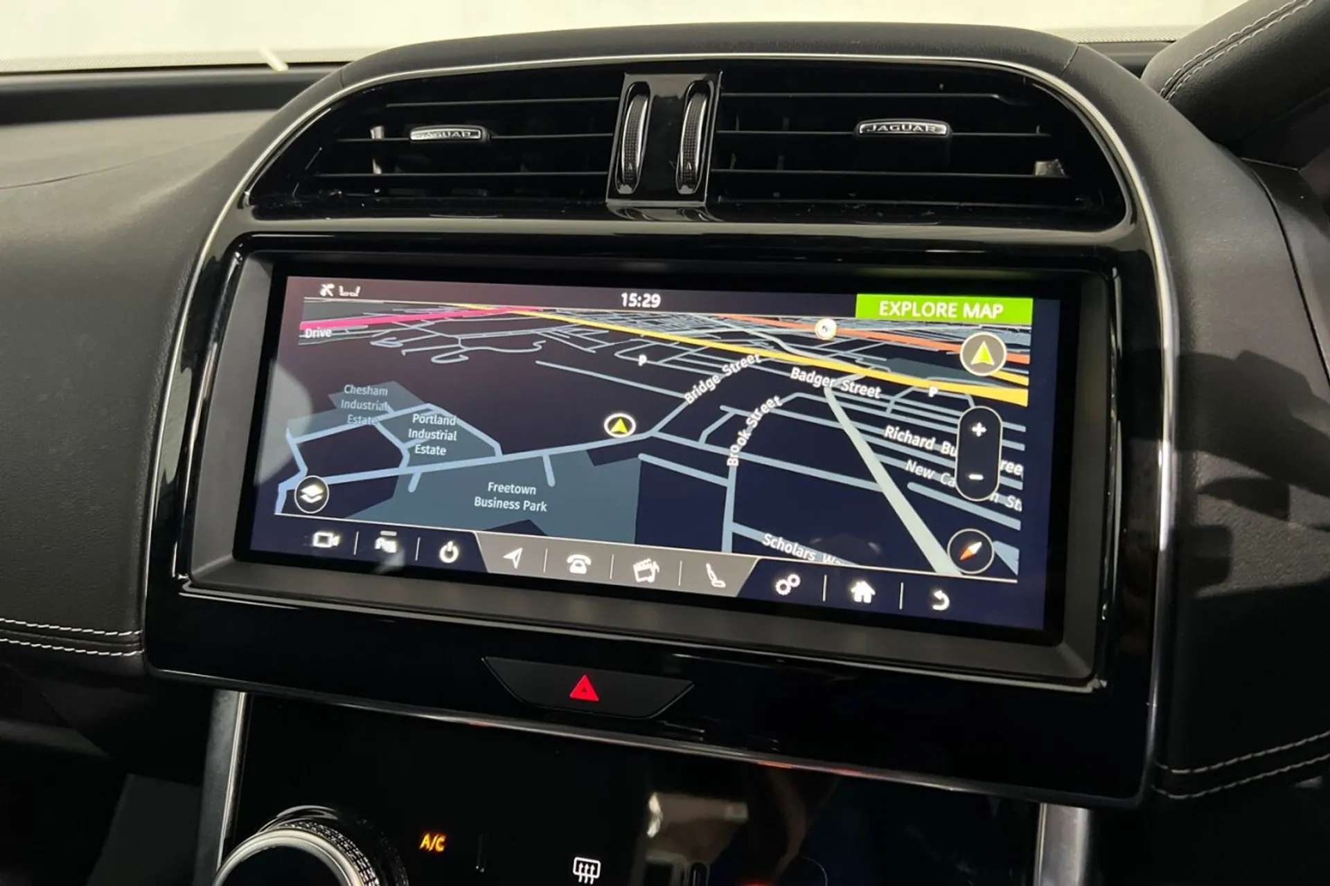 2019 JAGUAR XE 2019 JAGUAR XE