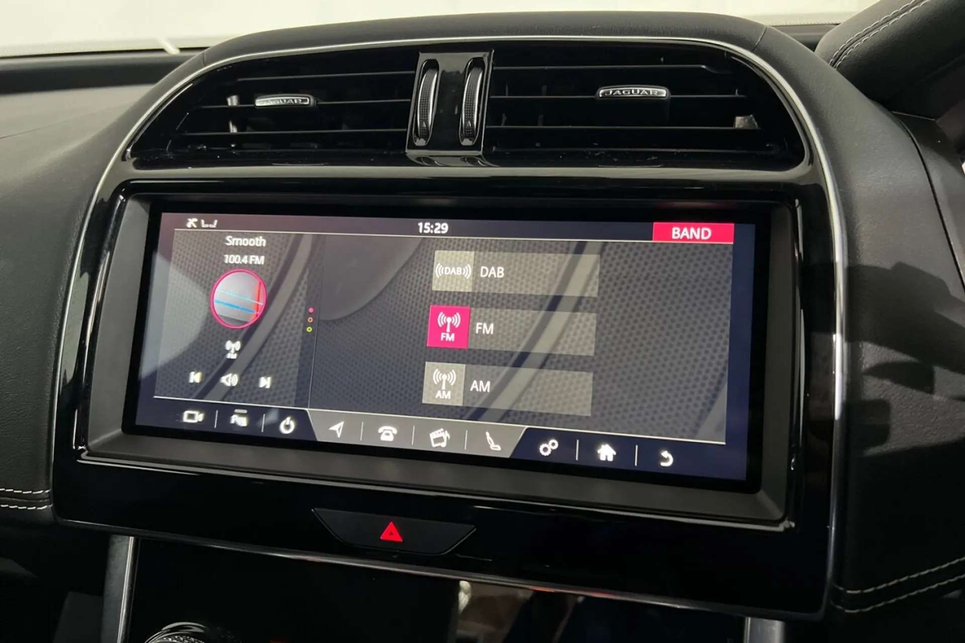 2019 JAGUAR XE 2019 JAGUAR XE