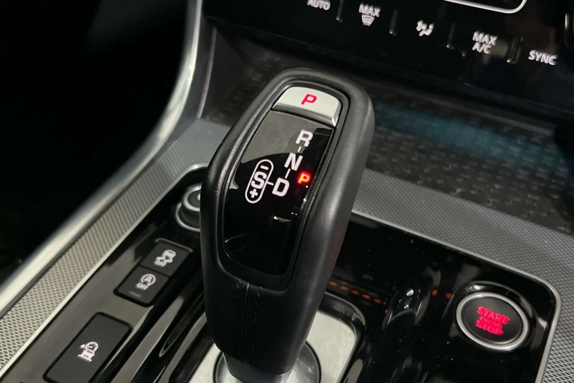 2019 JAGUAR XE 2019 JAGUAR XE