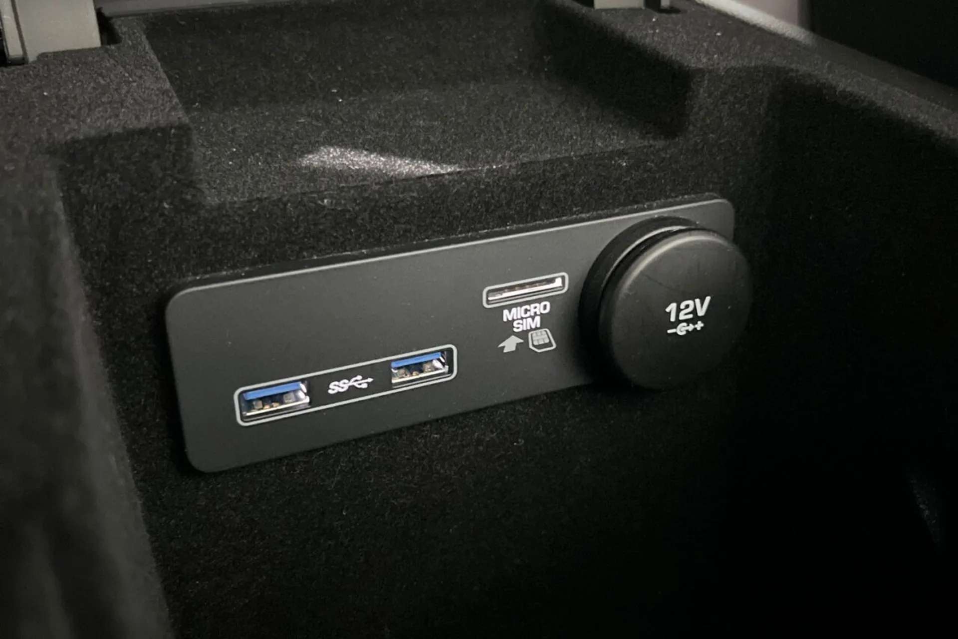 2019 JAGUAR XE 2019 JAGUAR XE