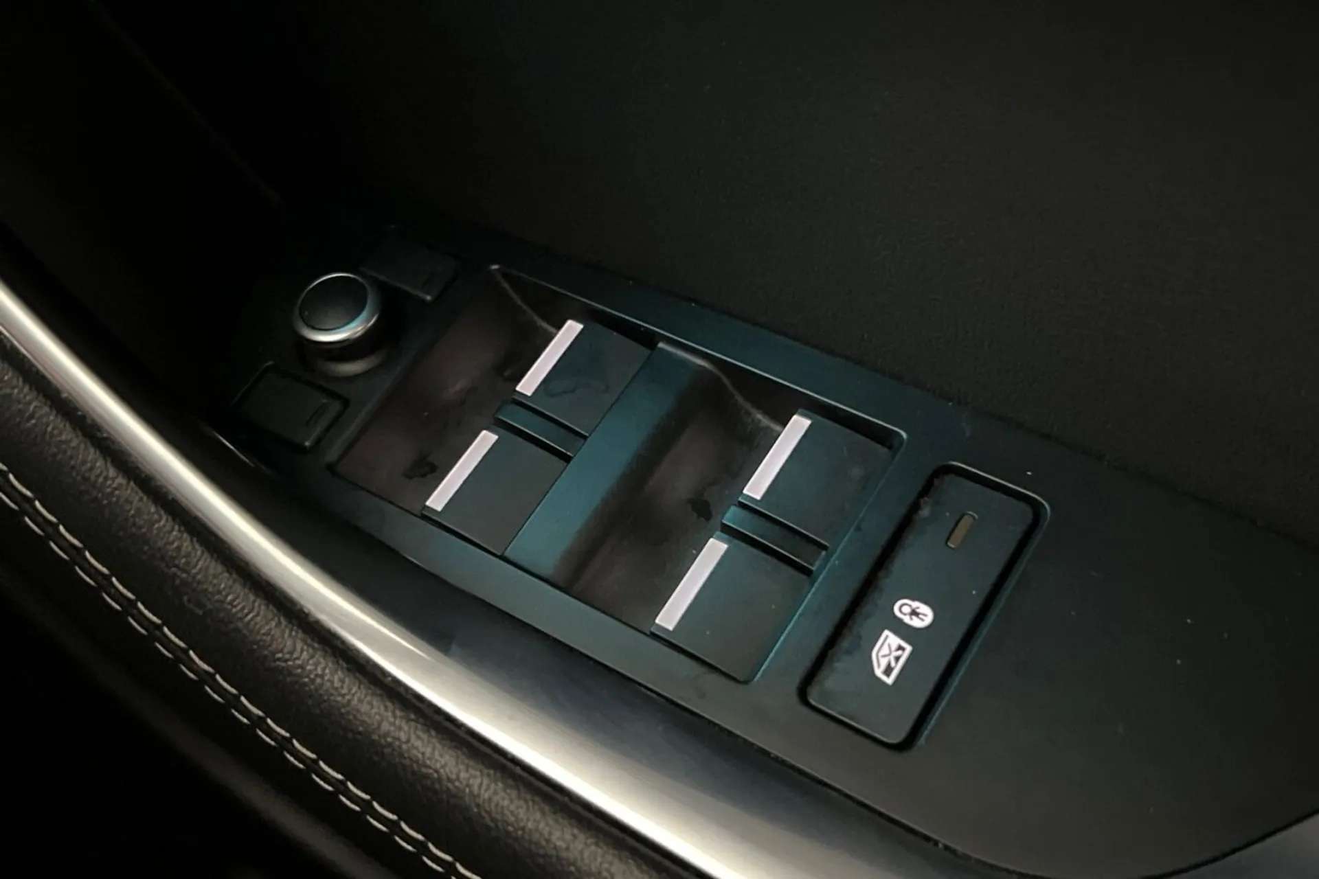 2019 JAGUAR XE 2019 JAGUAR XE