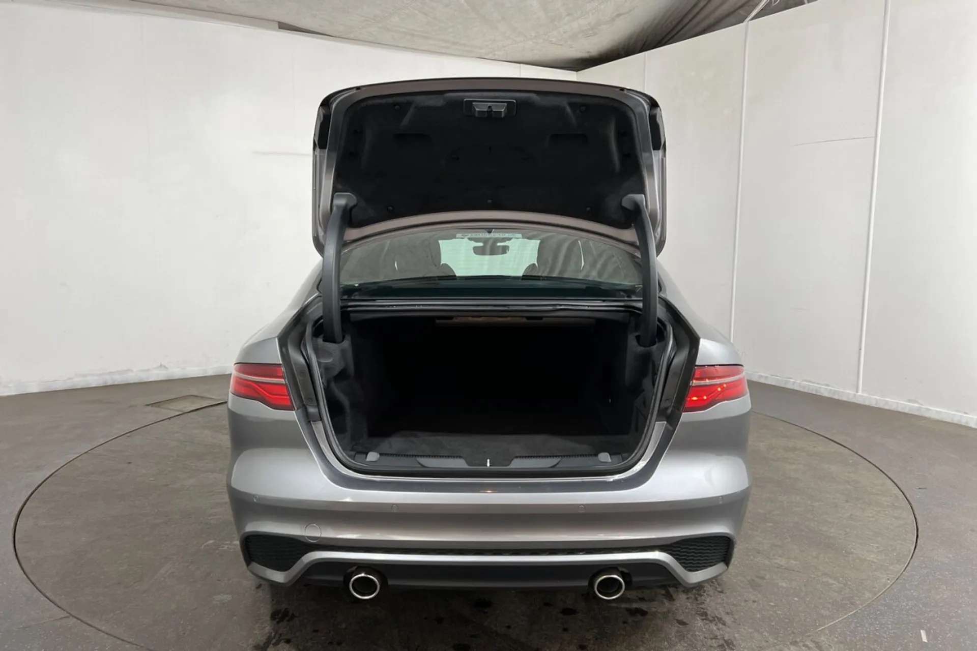 2019 JAGUAR XE 2019 JAGUAR XE