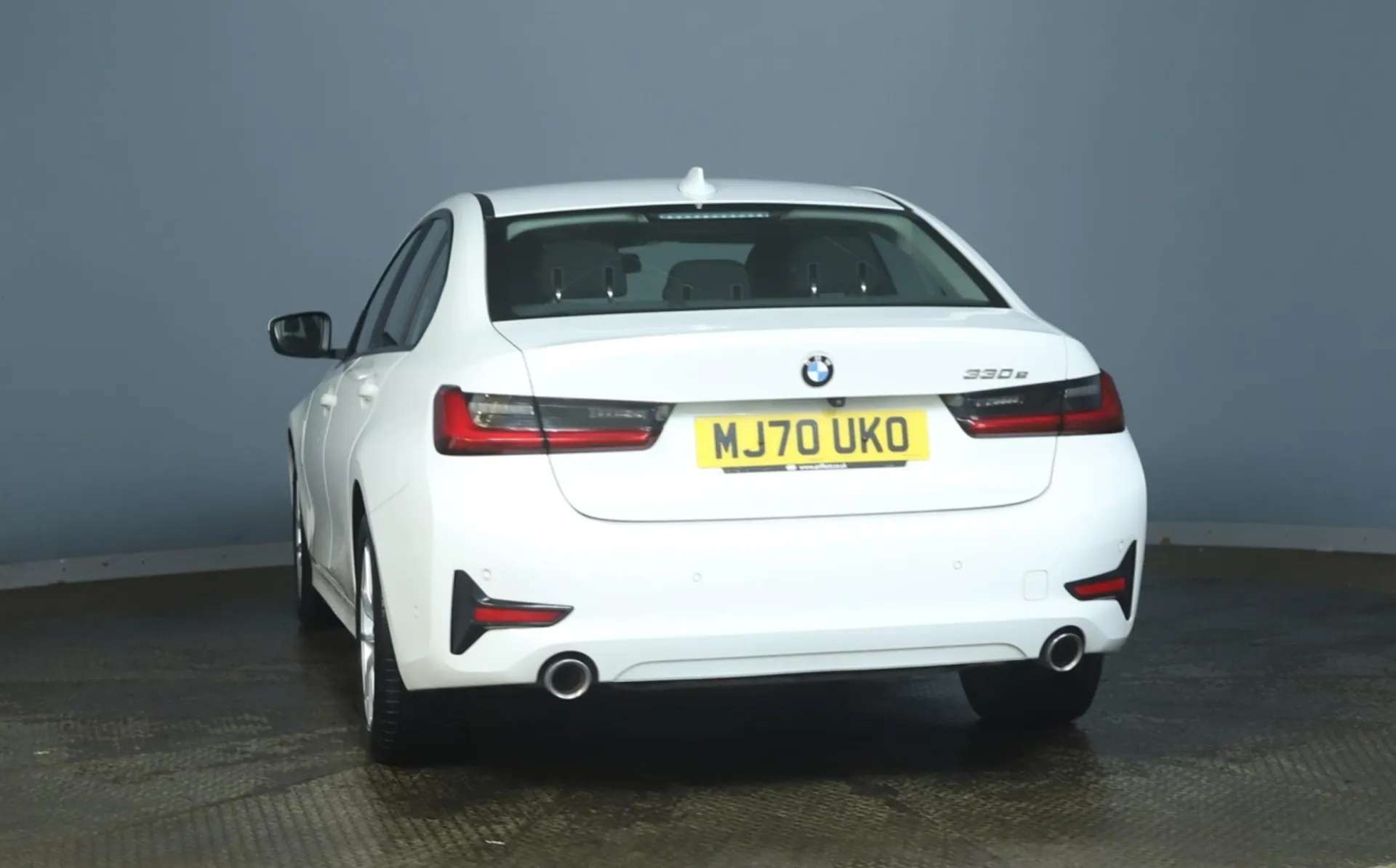 A 2020 BMW 3 SERIES 2.0 330E SE PRO 4d 288 BHP Three Zone Climate, BMW Navigation, Adaptive LED Headlights, DAB Digital Radio, Apple CarPlay Alpine White, 17-Inch Alloy W A 2020 BMW 3 SERIES 2.0 330E SE PRO 4d 288 BHP Three Zone Climate, BMW Navigation, Adaptive LED Headlights, DAB Digital Radio, Apple CarPlay Alpine White, 17-Inch Alloy W
