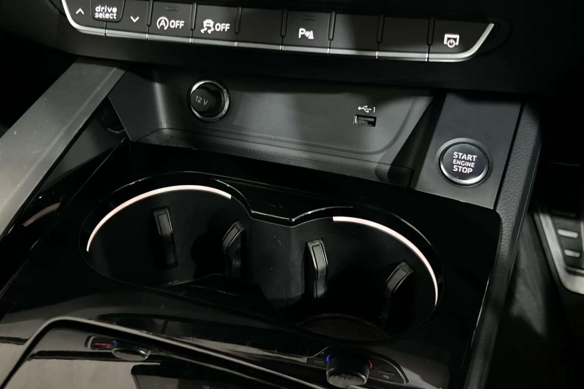 2022 AUDI A4 2022 AUDI A4