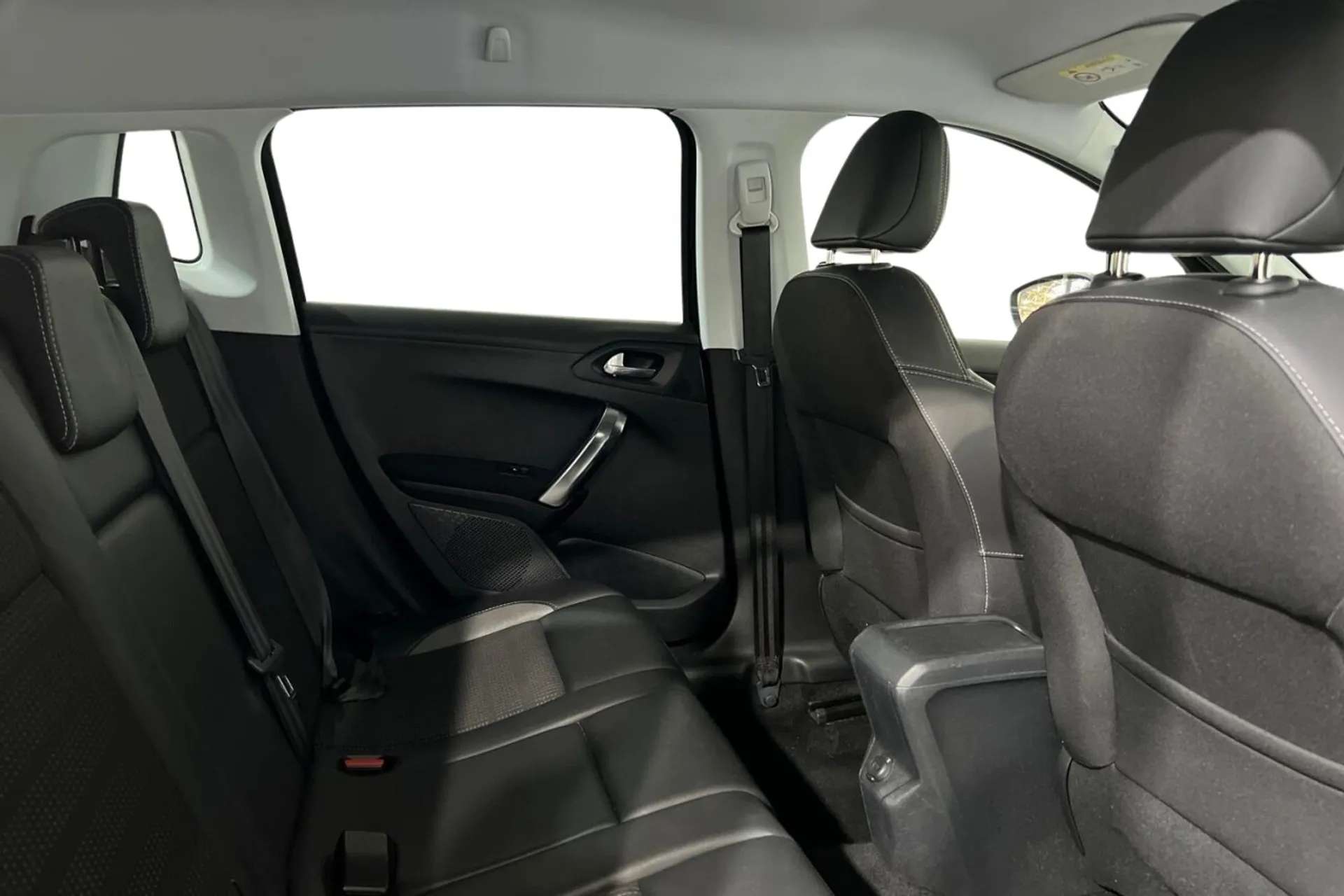 2016 PEUGEOT 2008 2016 PEUGEOT 2008