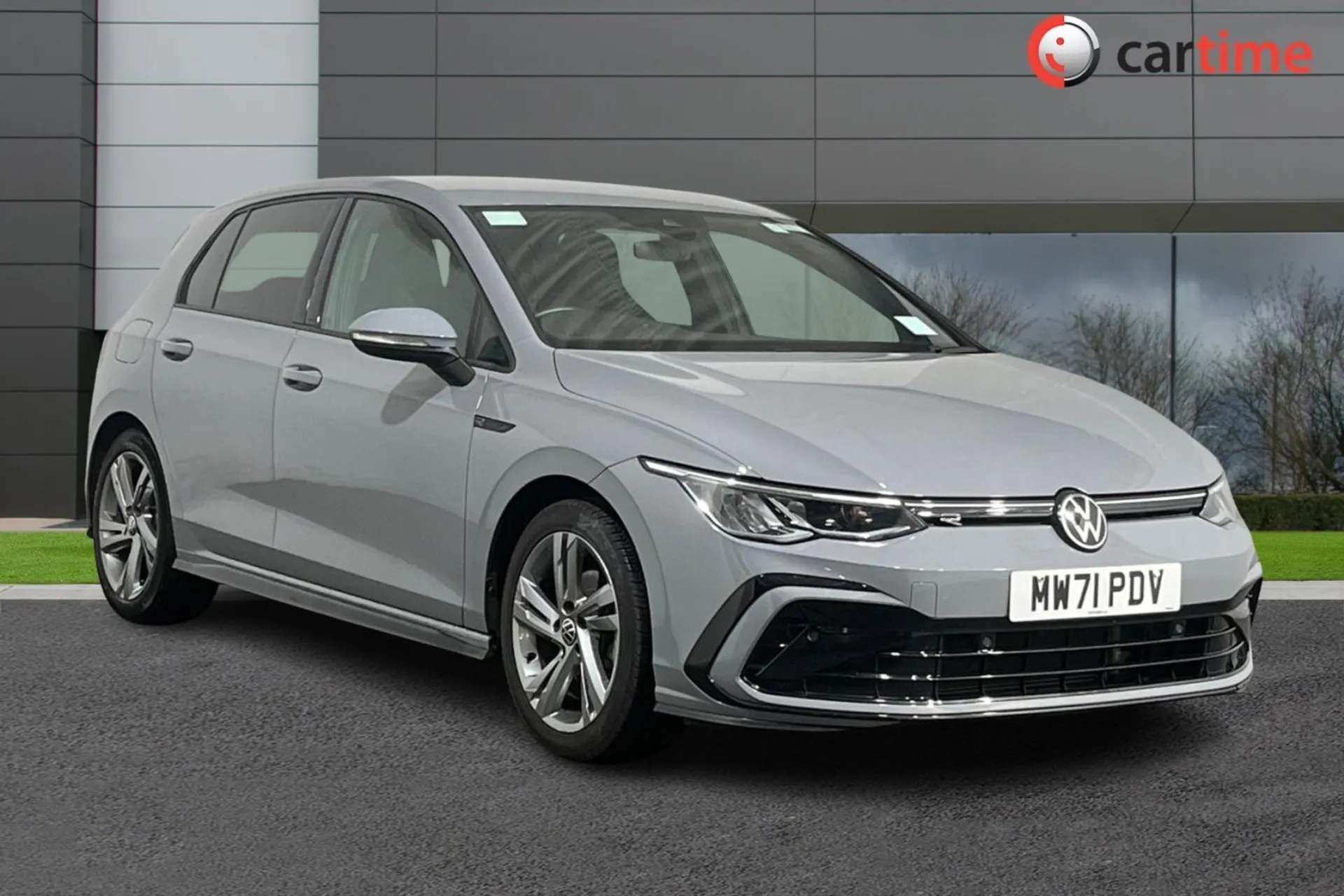 A 2021 VOLKSWAGEN GOLF 1.5 R-LINE ETSI DSG 5d 148 BHP Touchscreen, Front / Rear Park Sensors, Apple CarPlay / Android Auto, Adaptive Cruise, Wireless Charging Urano Grey, 17 A 2021 VOLKSWAGEN GOLF 1.5 R-LINE ETSI DSG 5d 148 BHP Touchscreen, Front / Rear Park Sensors, Apple CarPlay / Android Auto, Adaptive Cruise, Wireless Charging Urano Grey, 17