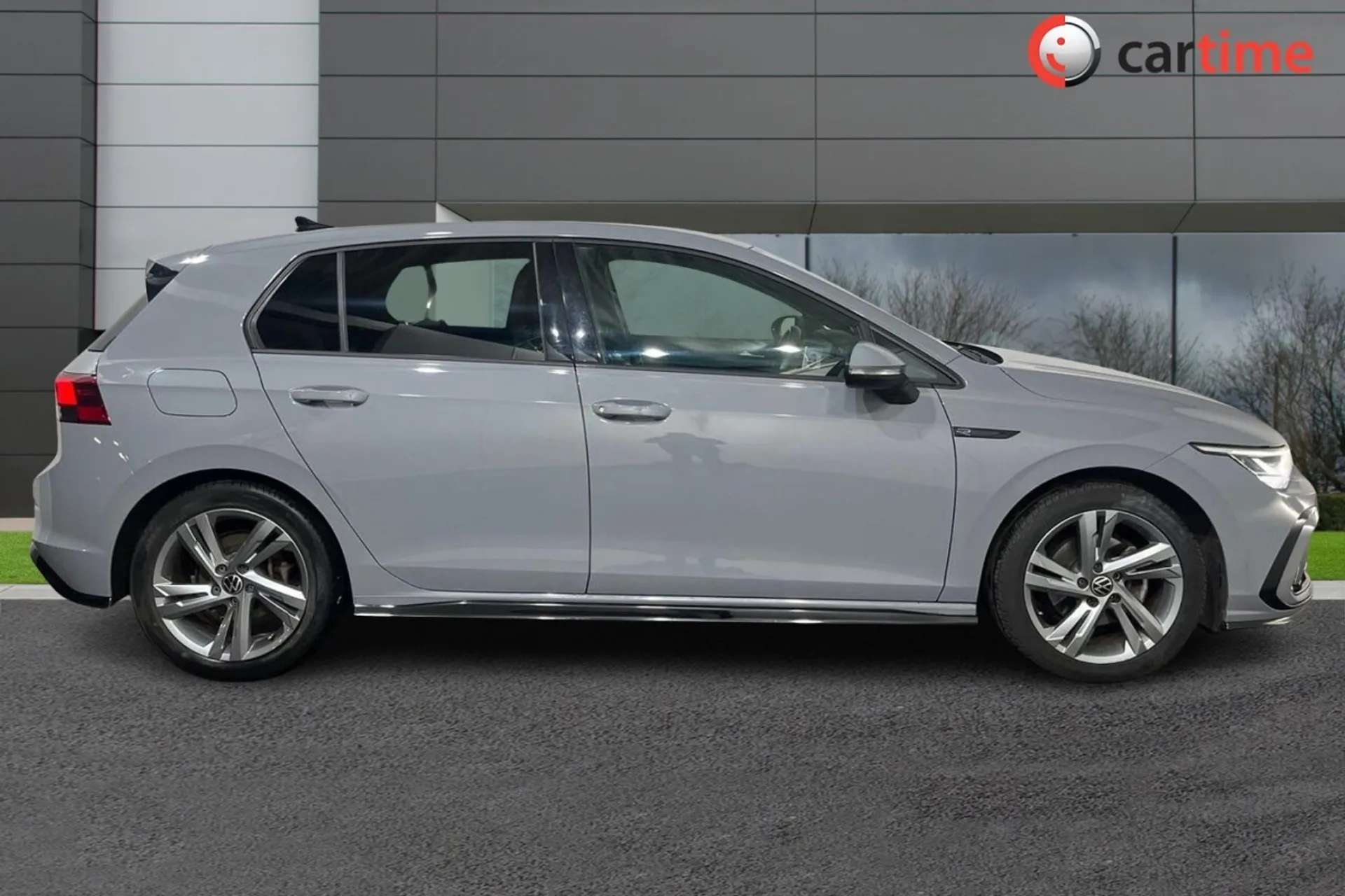 A 2021 VOLKSWAGEN GOLF 1.5 R-LINE ETSI DSG 5d 148 BHP Touchscreen, Front / Rear Park Sensors, Apple CarPlay / Android Auto, Adaptive Cruise, Wireless Charging Urano Grey, 17 A 2021 VOLKSWAGEN GOLF 1.5 R-LINE ETSI DSG 5d 148 BHP Touchscreen, Front / Rear Park Sensors, Apple CarPlay / Android Auto, Adaptive Cruise, Wireless Charging Urano Grey, 17