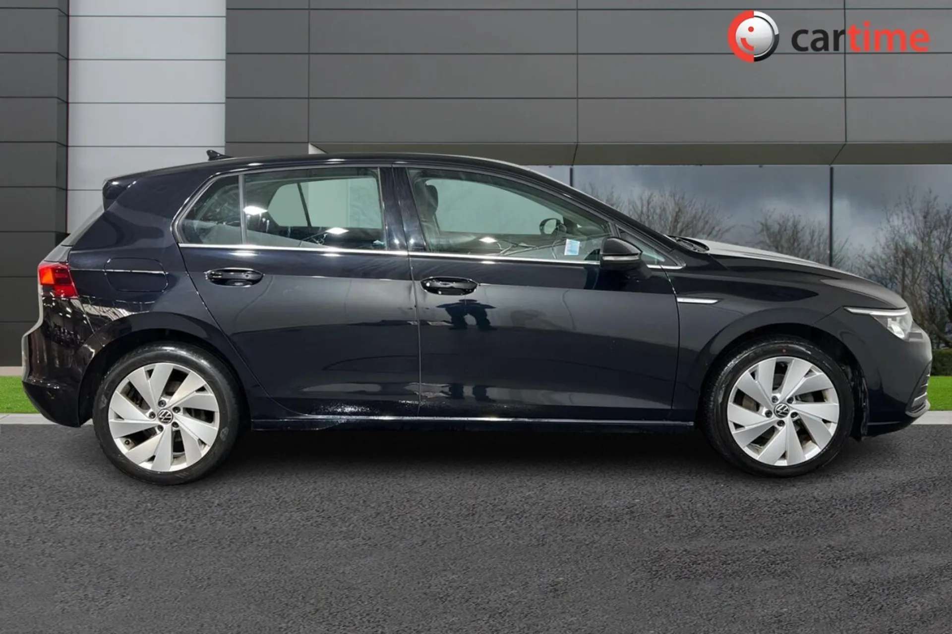 A 2020 VOLKSWAGEN GOLF 1.5 STYLE TSI 5d 148 BHP Touchscreen, Navigation, Apple CarPlay / Android Auto, Front / Rear Park Sensors, USB Connection Deep Black, 17-Inch Alloy Wh A 2020 VOLKSWAGEN GOLF 1.5 STYLE TSI 5d 148 BHP Touchscreen, Navigation, Apple CarPlay / Android Auto, Front / Rear Park Sensors, USB Connection Deep Black, 17-Inch Alloy Wh