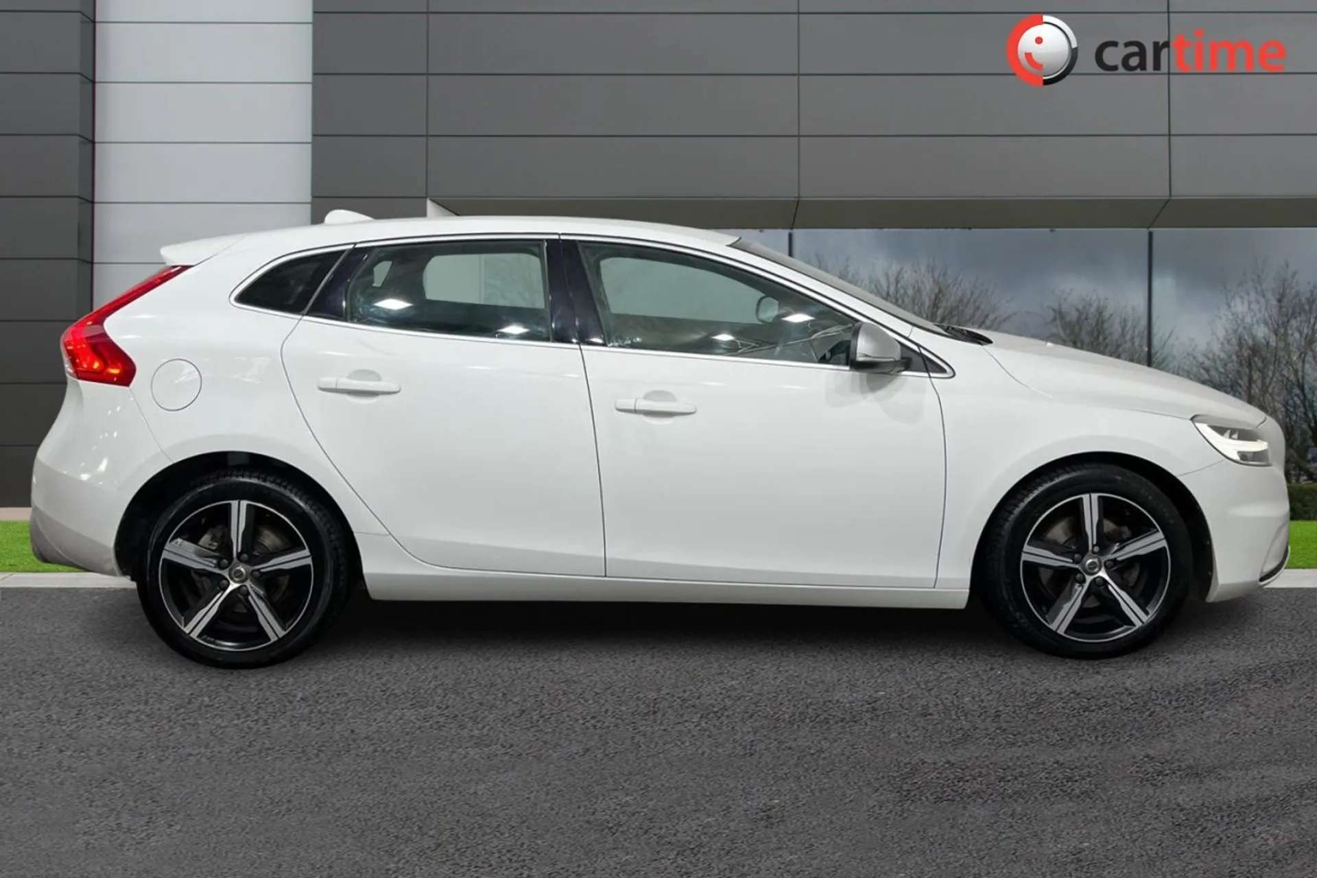 A 2017 VOLVO V40 2.0 T2 R-DESIGN NAV PLUS 5d 120 BHP Satellite Navigation, DAB - Digital Radio, Bluetooth, Cruise Control, 17In Alloy Wheels Ice White, 17-Inch Alloy W A 2017 VOLVO V40 2.0 T2 R-DESIGN NAV PLUS 5d 120 BHP Satellite Navigation, DAB - Digital Radio, Bluetooth, Cruise Control, 17In Alloy Wheels Ice White, 17-Inch Alloy W