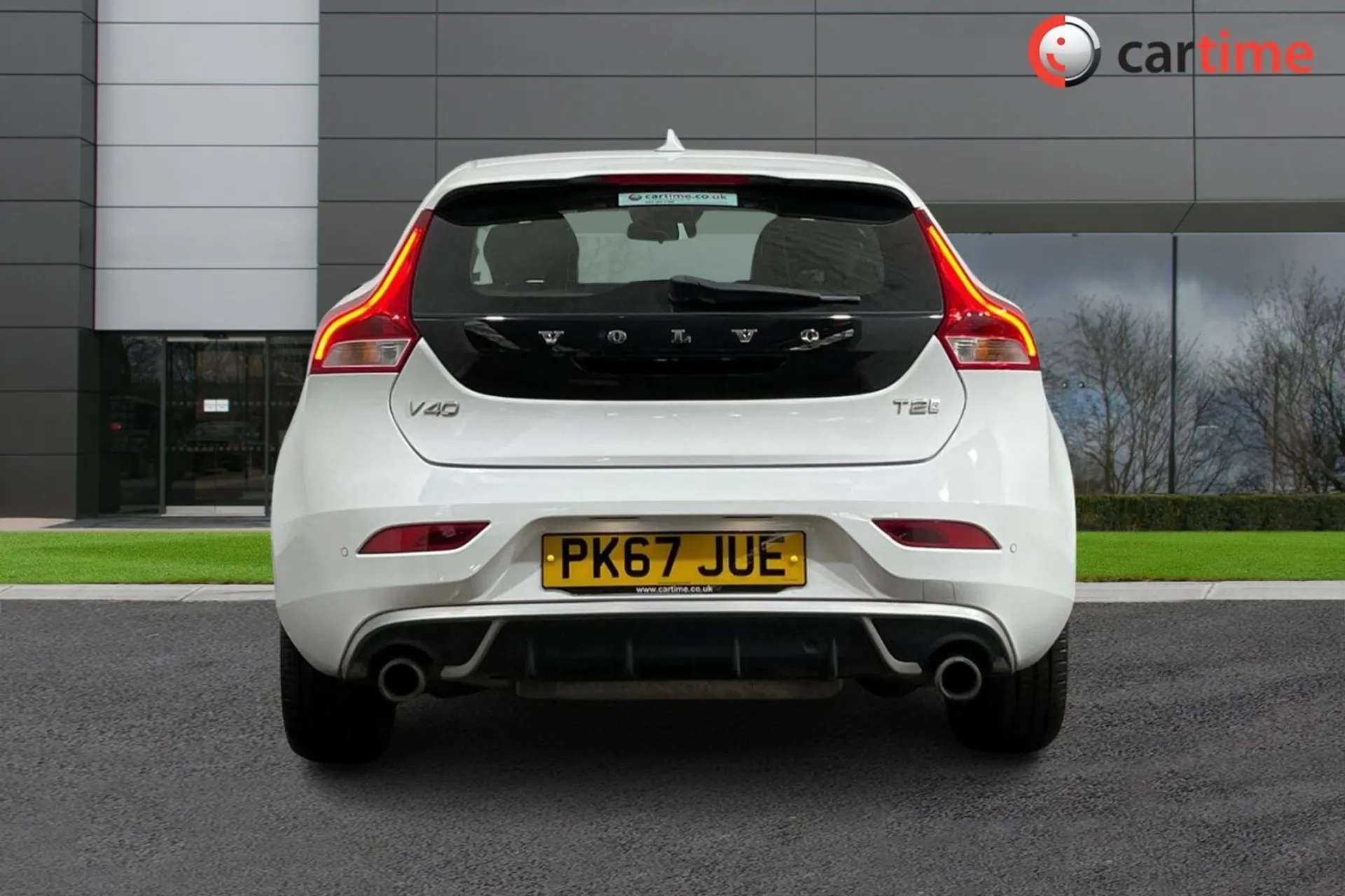 2017 VOLVO V40 2017 VOLVO V40