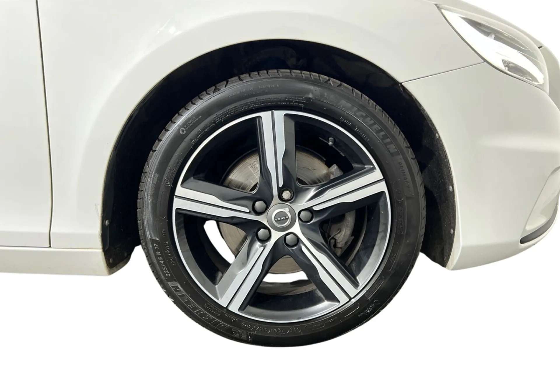 2017 VOLVO V40 2017 VOLVO V40