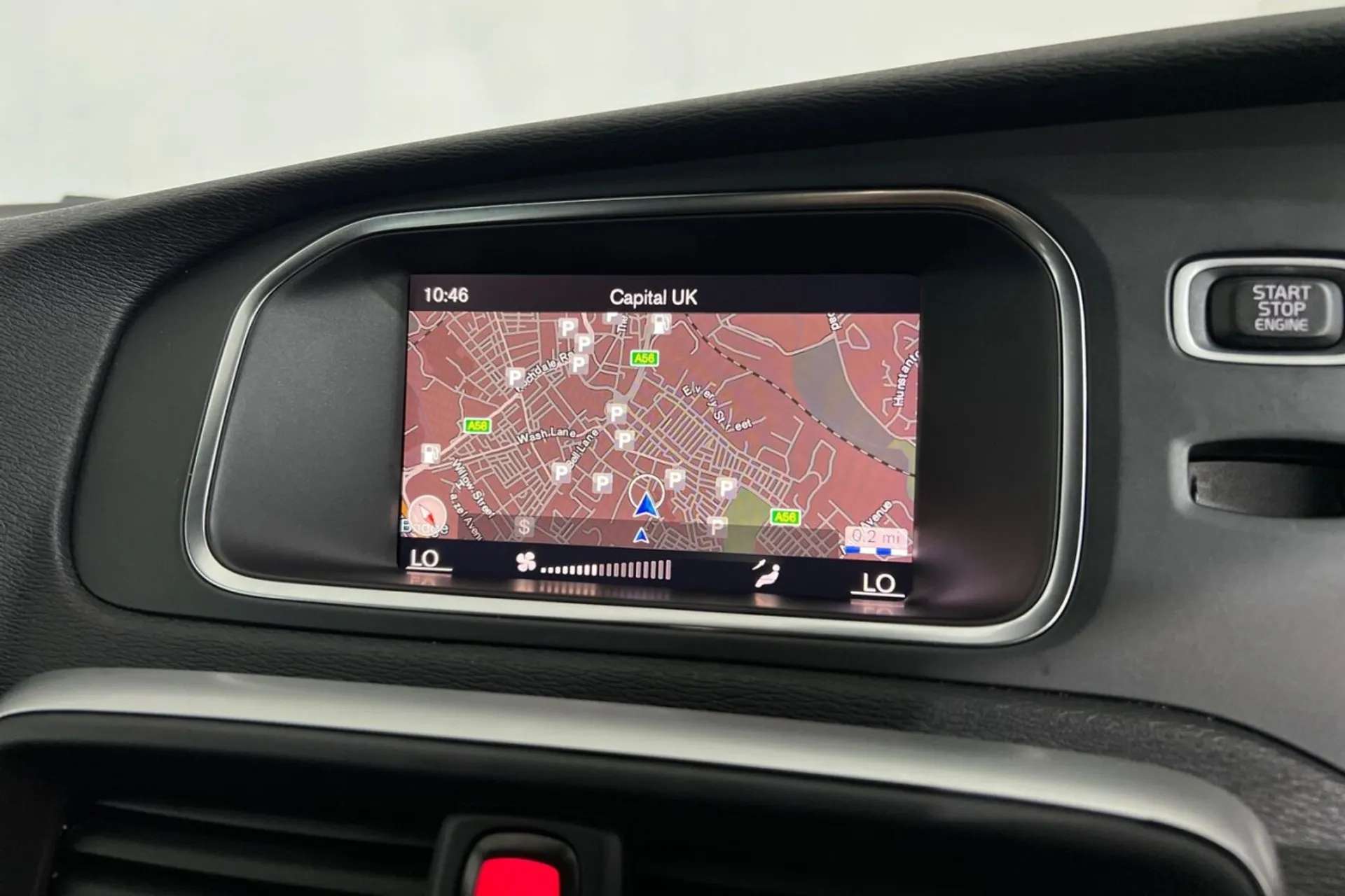 2017 VOLVO V40 2017 VOLVO V40