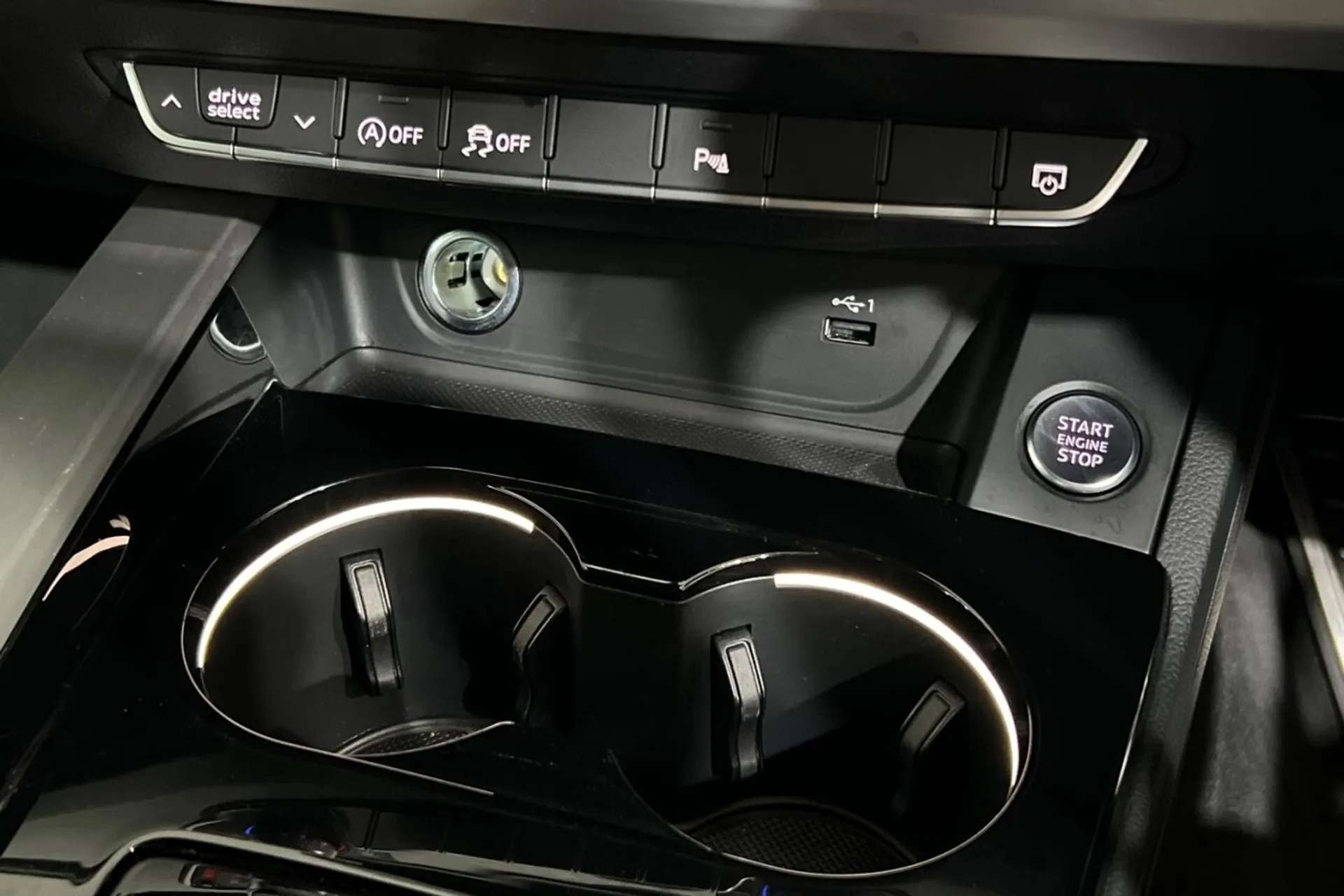 2022 AUDI A4 2022 AUDI A4