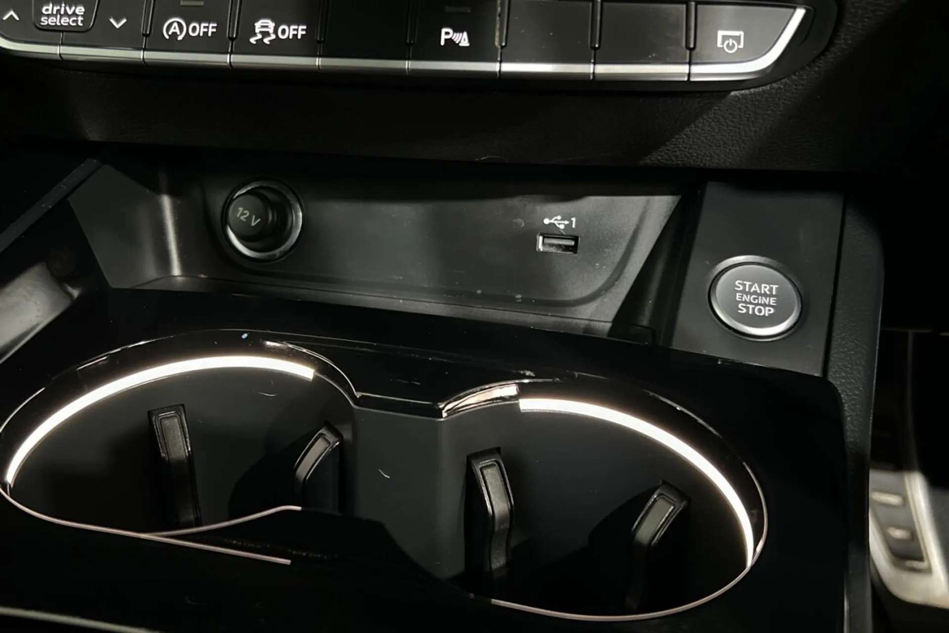 2022 AUDI A4 2022 AUDI A4