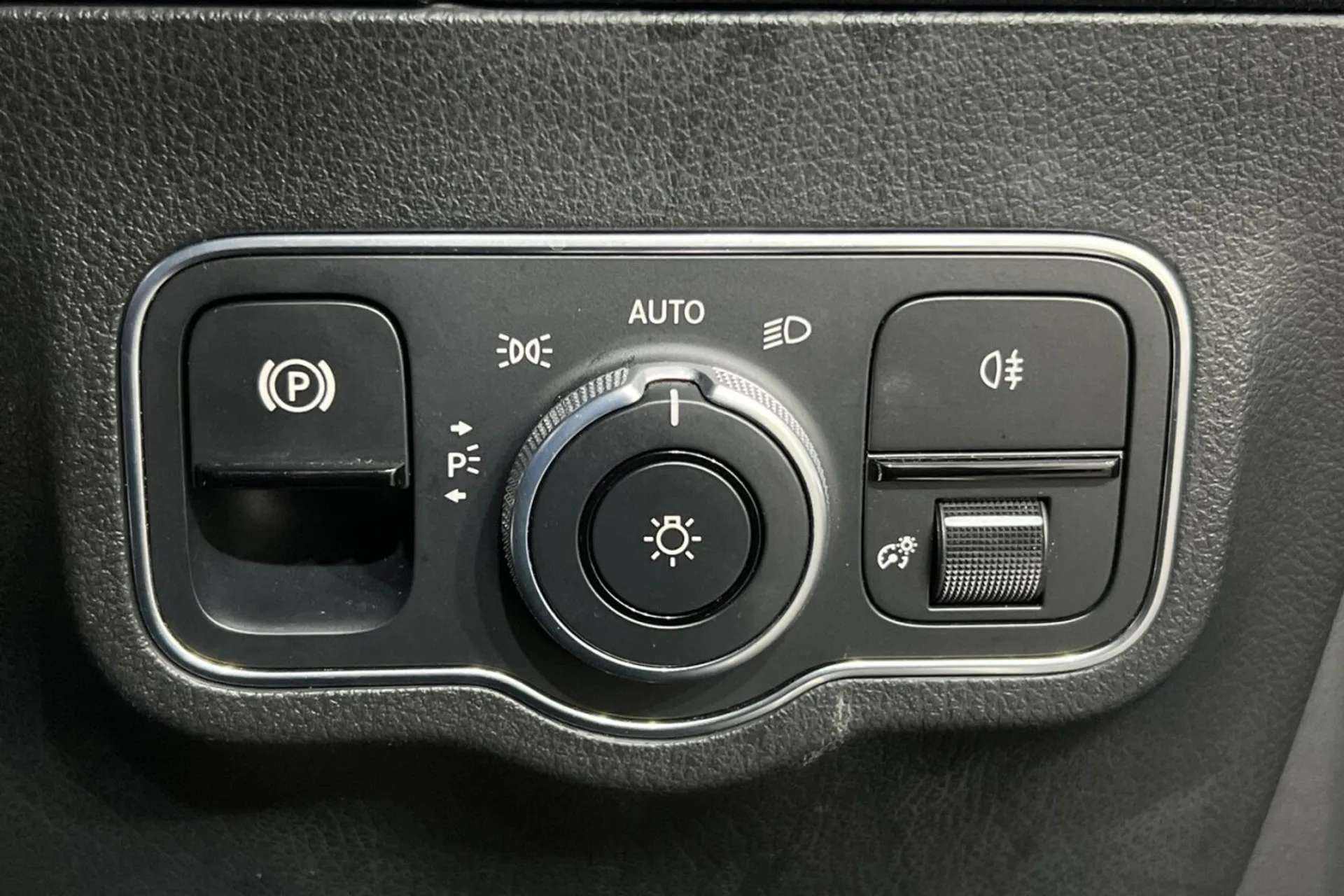 0 MERCEDES-BENZ GLA CLASS 0 MERCEDES-BENZ GLA CLASS