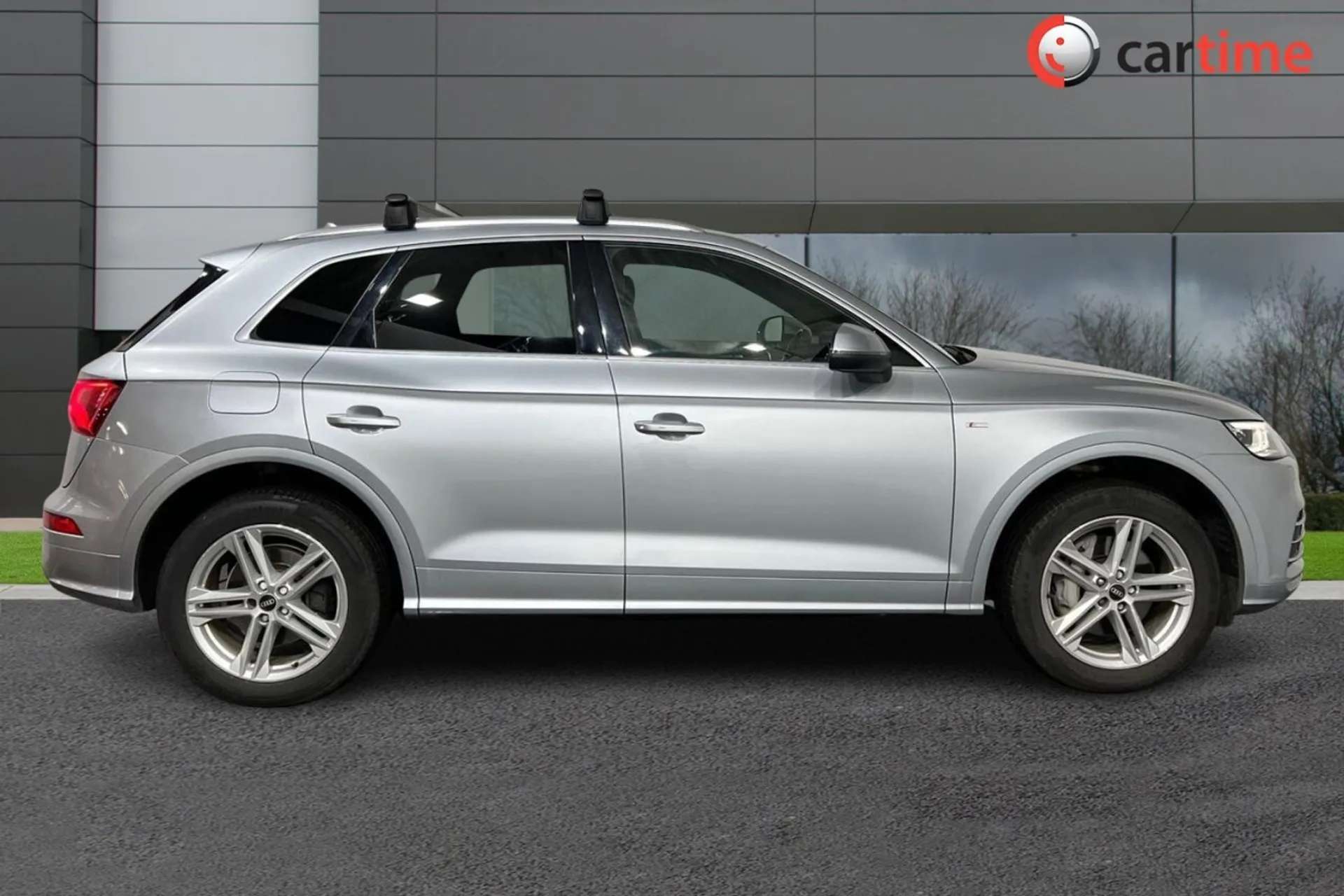 A 0 AUDI Q5 2.0 TFSI E S LINE QUATTRO 5d 295 BHP 8in Sat Nav, 12.3in Digital Display, Parking Sensors, DAB / Bluetooth, Half Leather Floret Silver, 19-Inch Alloy A 0 AUDI Q5 2.0 TFSI E S LINE QUATTRO 5d 295 BHP 8in Sat Nav, 12.3in Digital Display, Parking Sensors, DAB / Bluetooth, Half Leather Floret Silver, 19-Inch Alloy