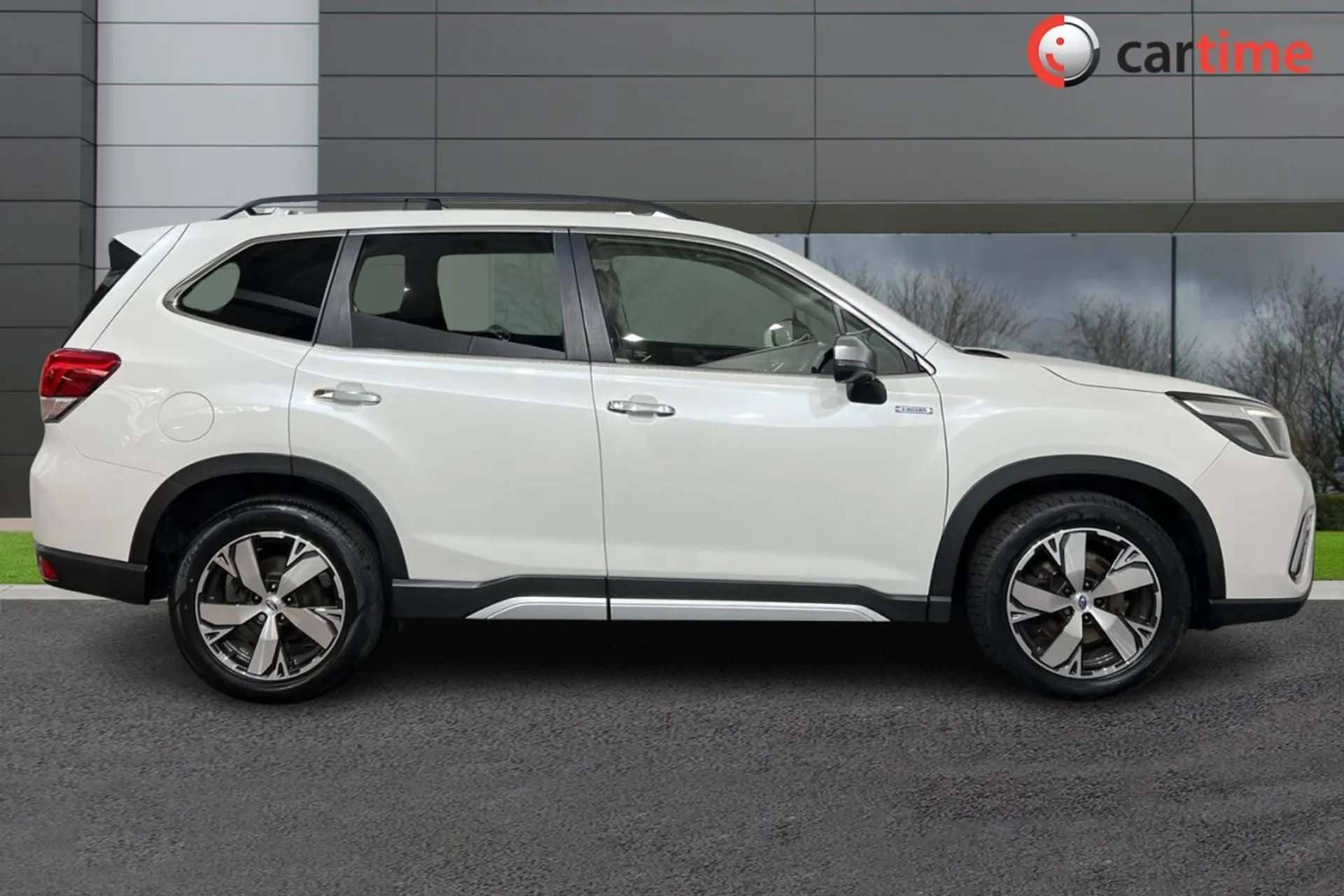 A 2022 SUBARU FORESTER 2.0 E-BOXER XE PREMIUM 5d 148 BHP Heated Front Seats, Reversing Camera, 8-Inch Touchscreen, DAB Digital Radio, Keyless Entry Crystal White, 17-Inch Al A 2022 SUBARU FORESTER 2.0 E-BOXER XE PREMIUM 5d 148 BHP Heated Front Seats, Reversing Camera, 8-Inch Touchscreen, DAB Digital Radio, Keyless Entry Crystal White, 17-Inch Al