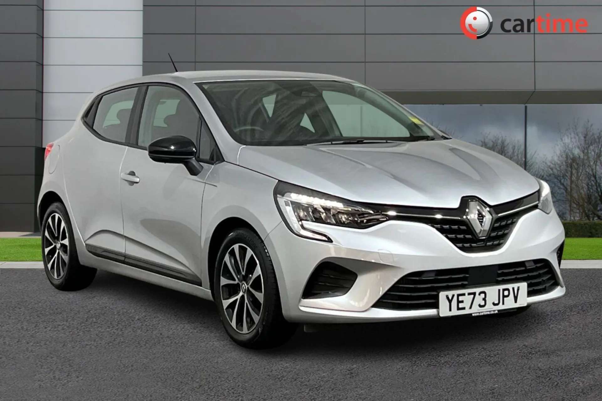 A 2023 RENAULT CLIO 1.0 EVOLUTION TCE 5d 90 BHP 7-in Touchscreen, Apple CarPlay / Android Auto, Satellite Navigation, Rear Parking Sensors, Cruise Control Silver, 16-Inch A 2023 RENAULT CLIO 1.0 EVOLUTION TCE 5d 90 BHP 7-in Touchscreen, Apple CarPlay / Android Auto, Satellite Navigation, Rear Parking Sensors, Cruise Control Silver, 16-Inch