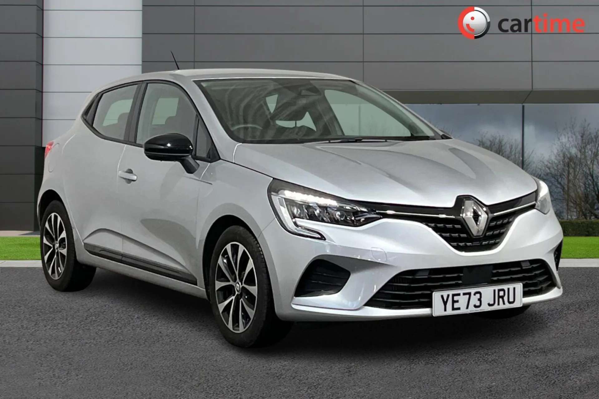 A 2023 RENAULT CLIO 1.0 EVOLUTION TCE 5d 90 BHP 7-in Touchscreen, Apple CarPlay / Android Auto, Satellite Navigation, Rear Parking Sensors, Cruise Control Silver, 16-Inch A 2023 RENAULT CLIO 1.0 EVOLUTION TCE 5d 90 BHP 7-in Touchscreen, Apple CarPlay / Android Auto, Satellite Navigation, Rear Parking Sensors, Cruise Control Silver, 16-Inch