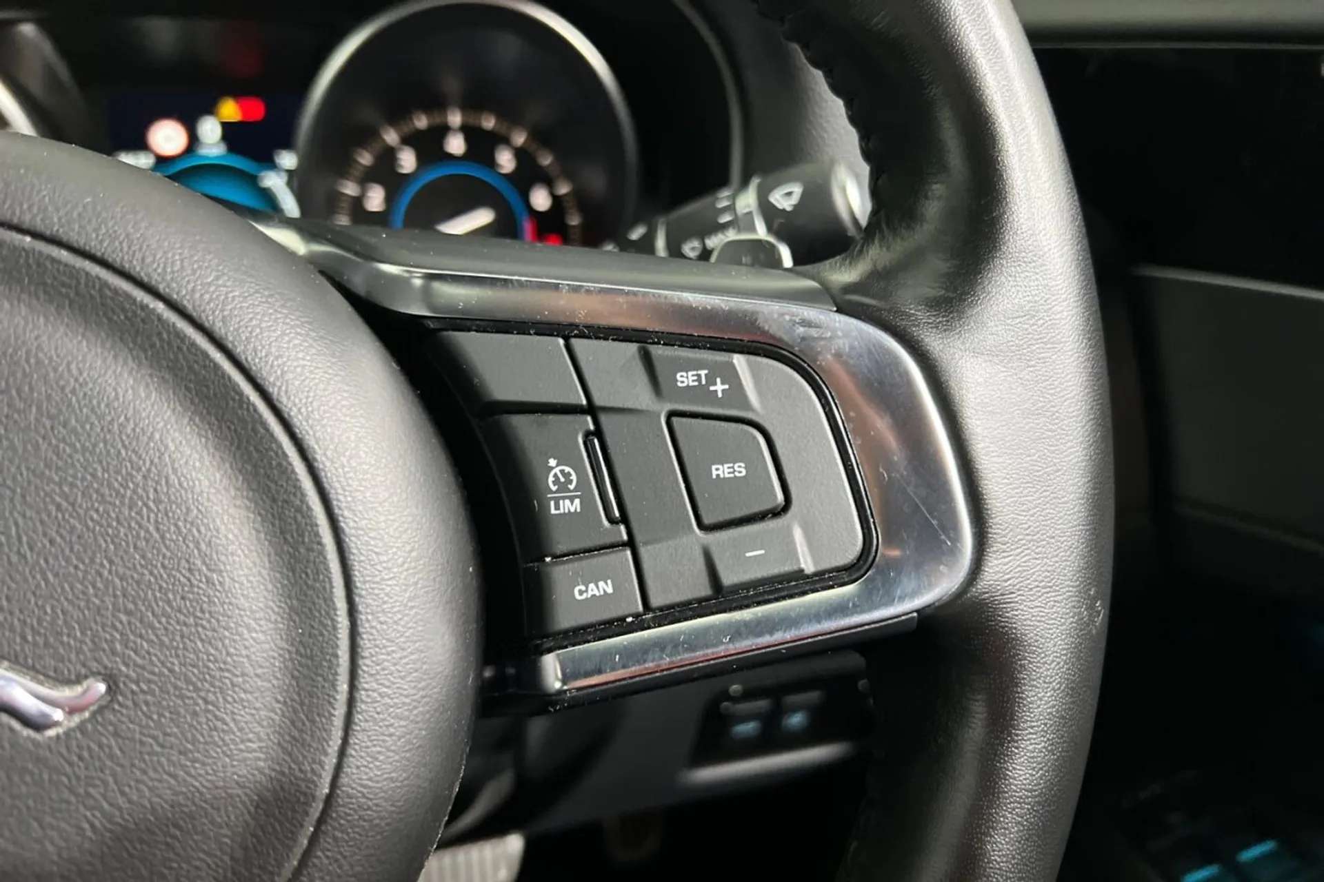 2018 JAGUAR XF 2018 JAGUAR XF