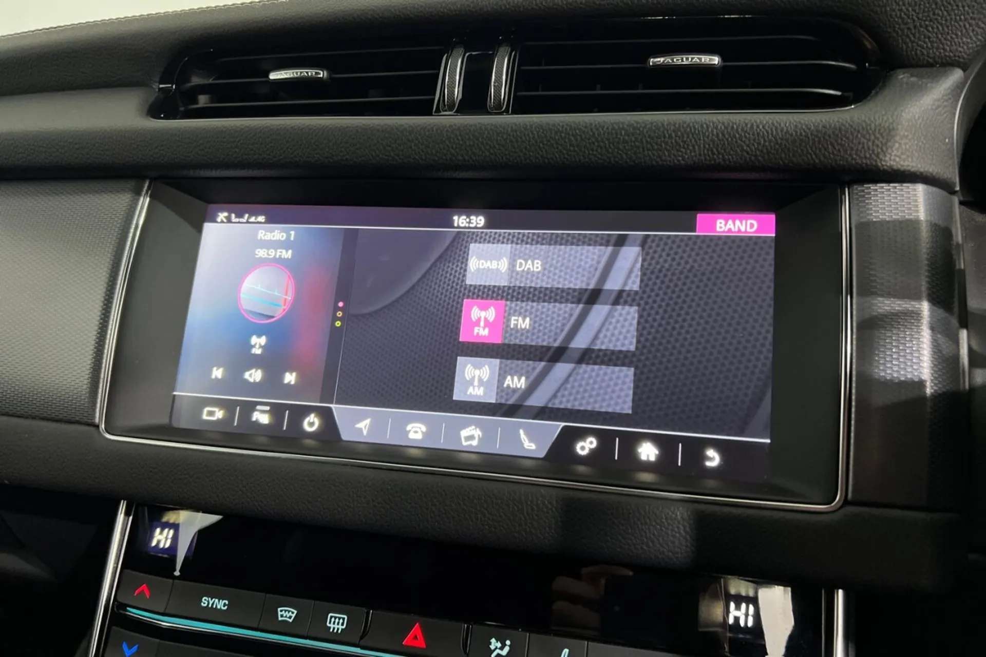 2018 JAGUAR XF 2018 JAGUAR XF