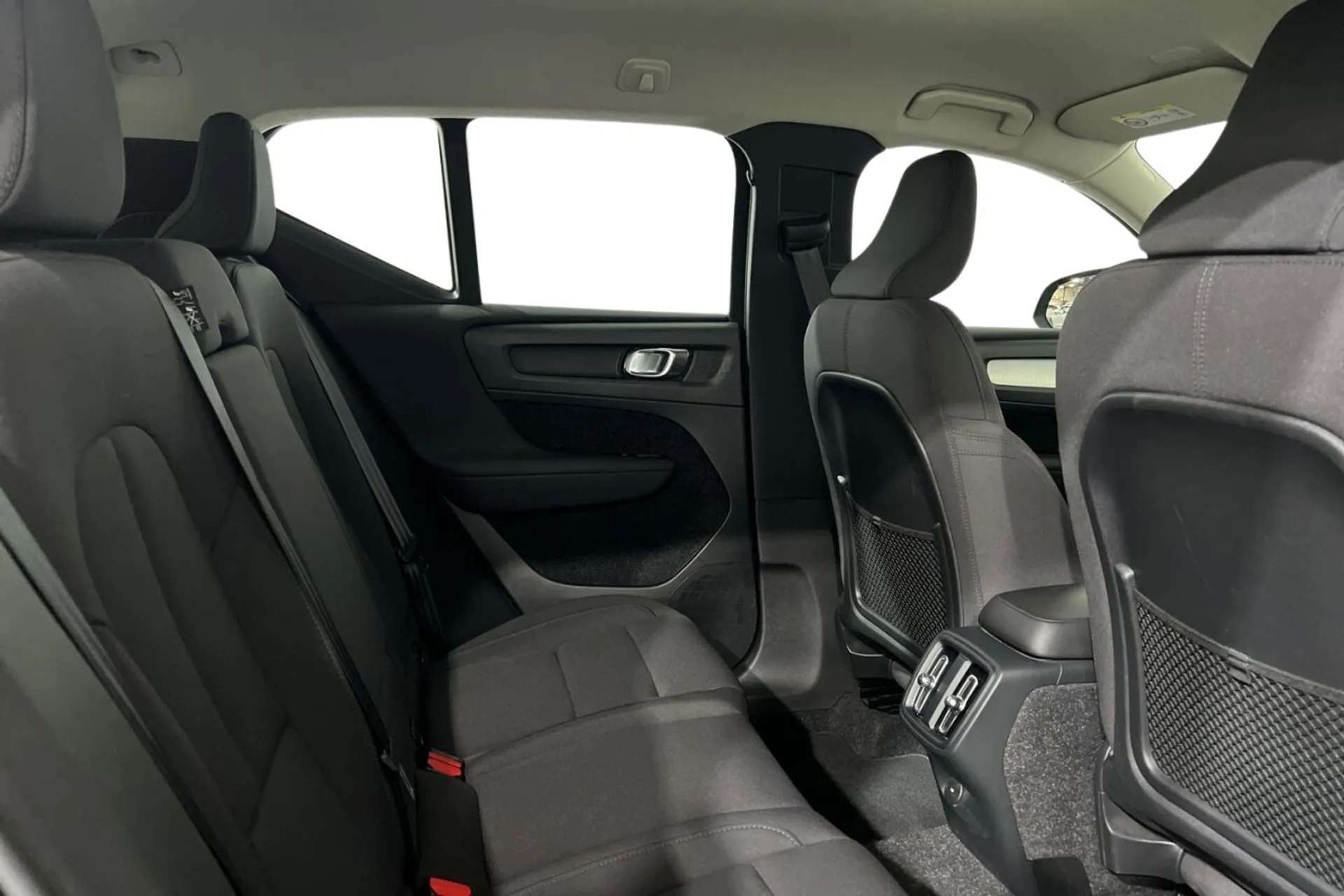 2020 VOLVO XC40 2020 VOLVO XC40