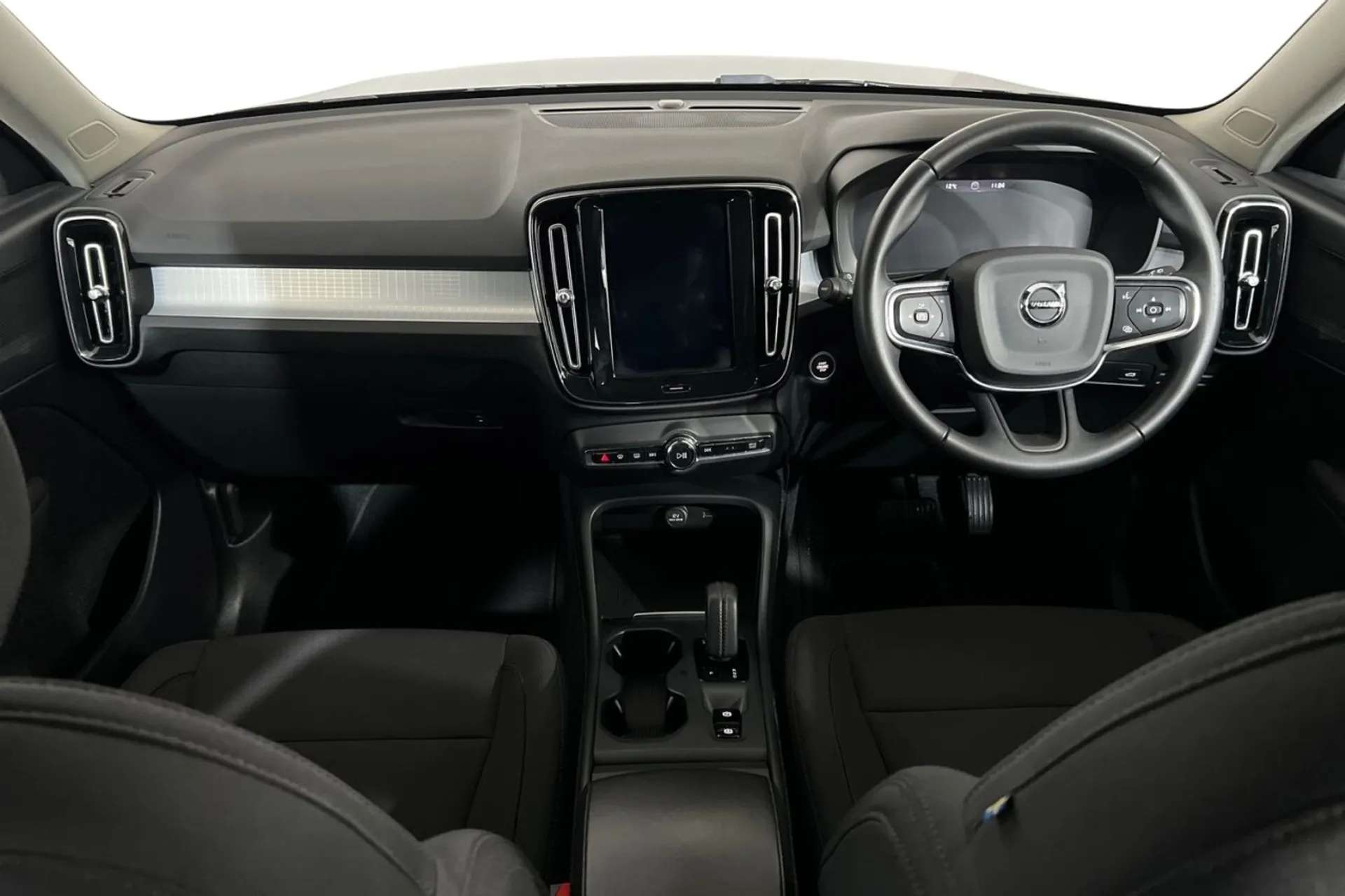 2020 VOLVO XC40 2020 VOLVO XC40