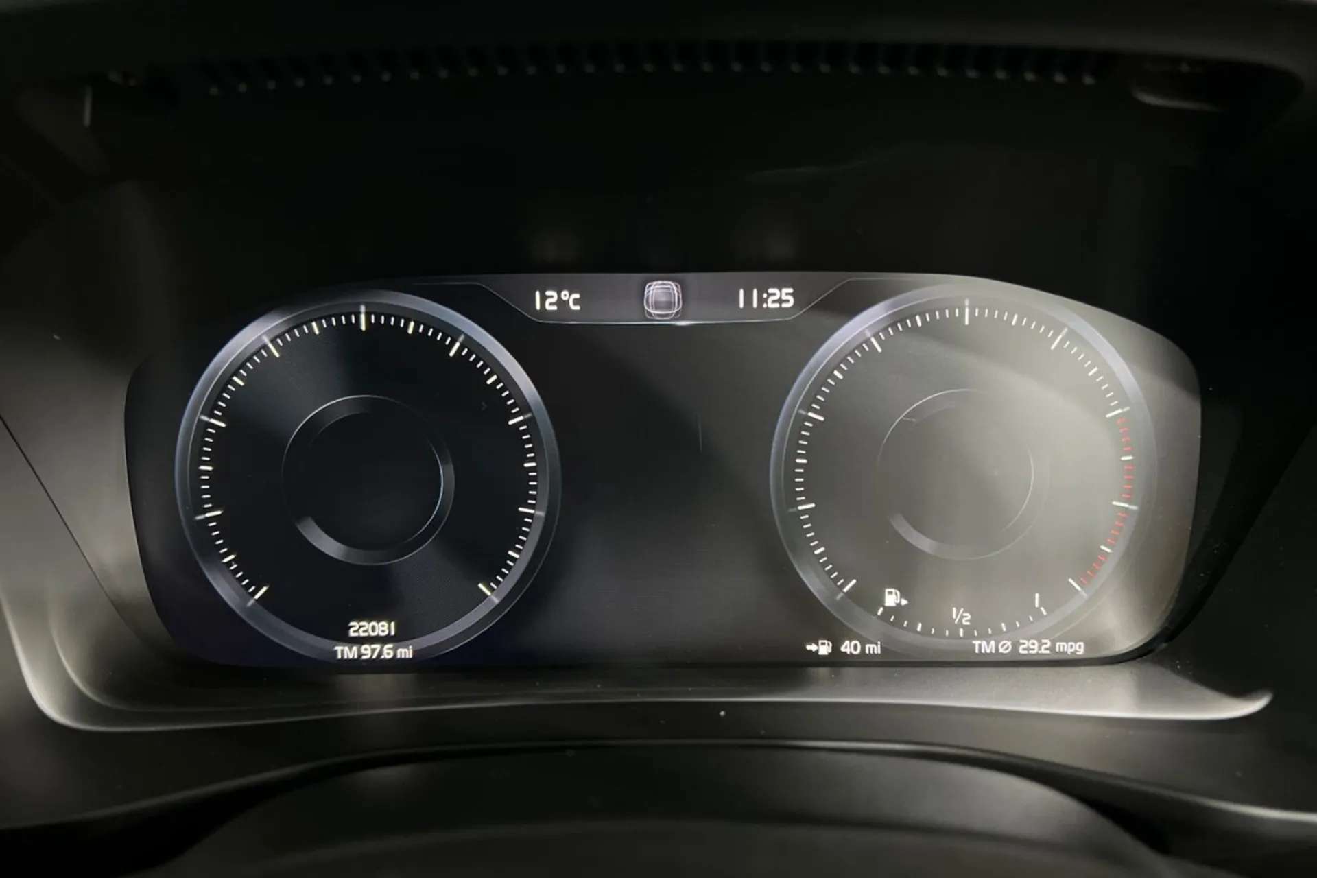 2020 VOLVO XC40 2020 VOLVO XC40