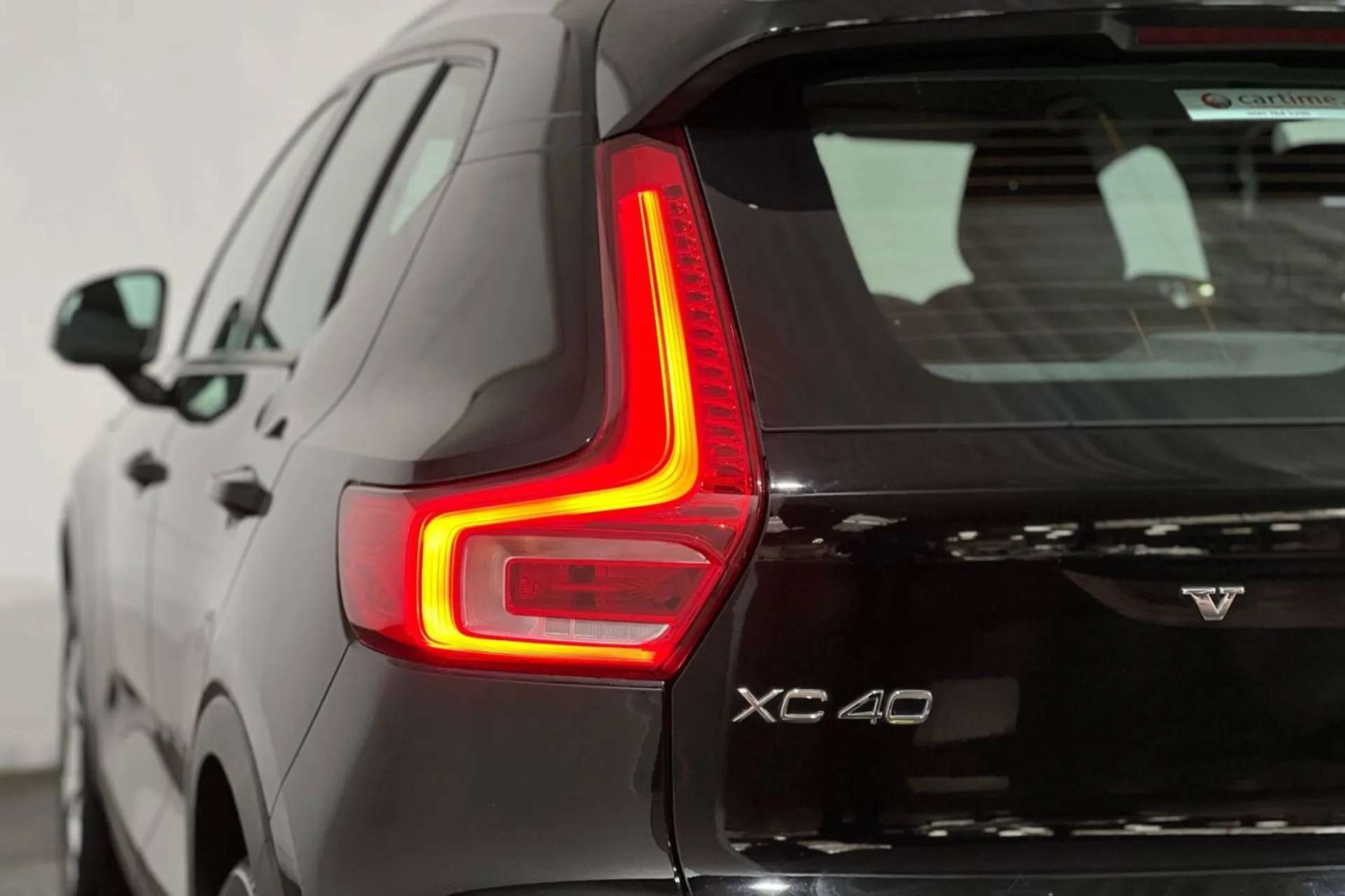2020 VOLVO XC40 2020 VOLVO XC40