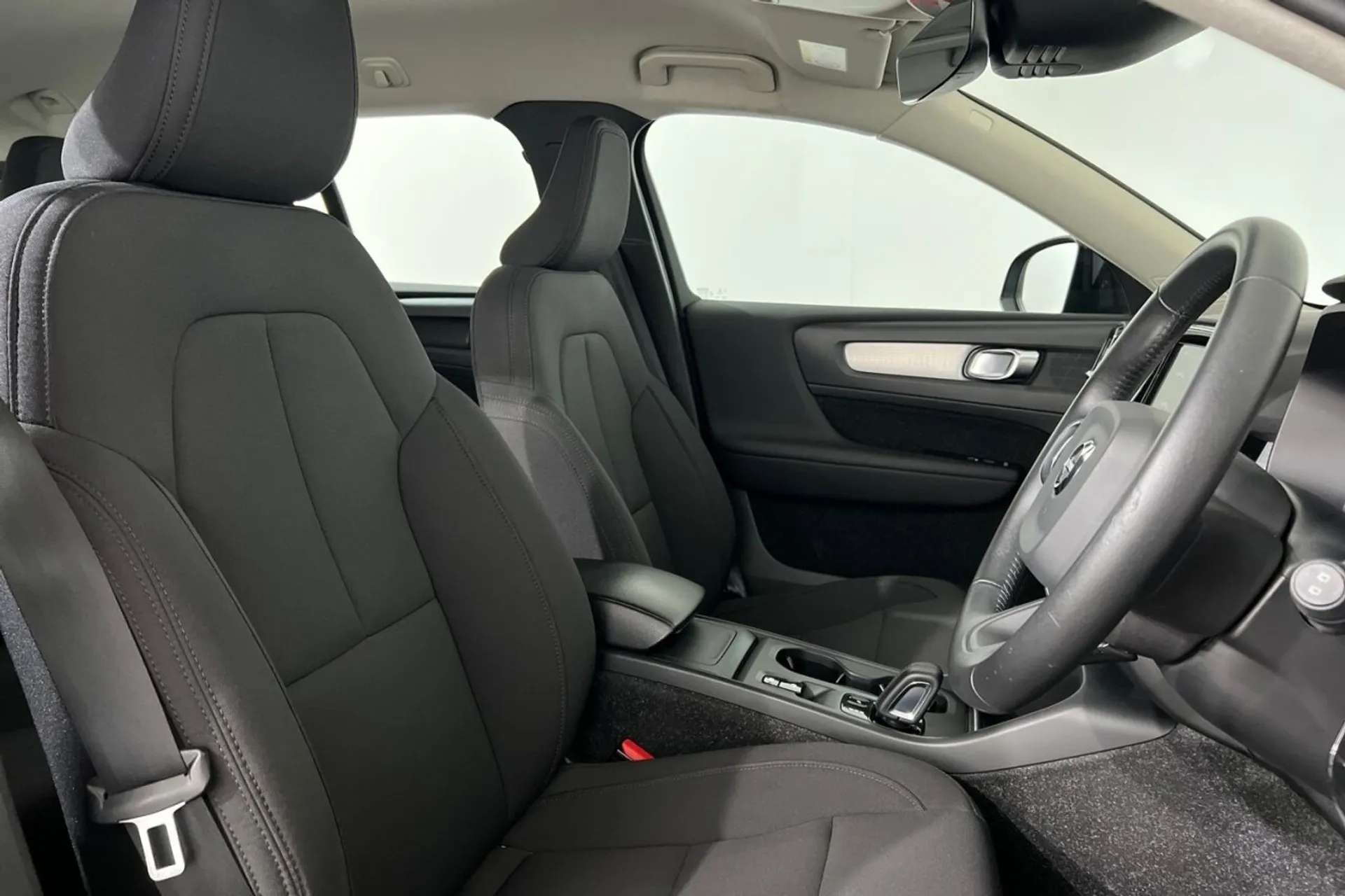 2020 VOLVO XC40 2020 VOLVO XC40